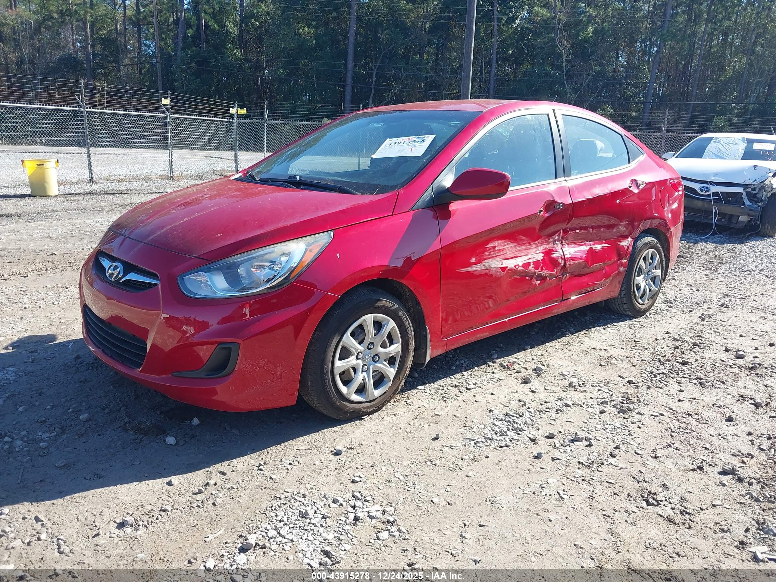HYUNDAI ACCENT image 2