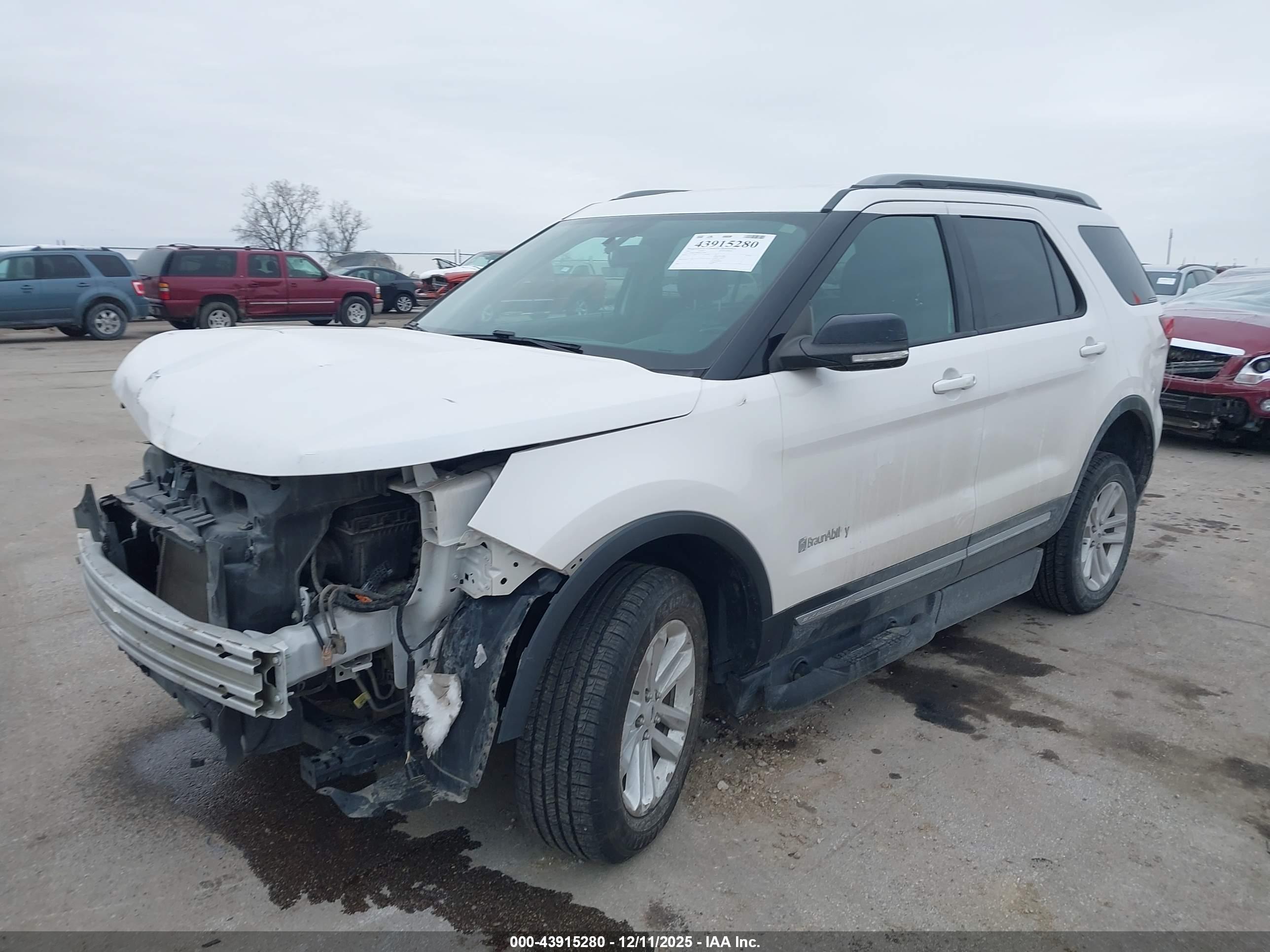 FORD EXPLORER image 2