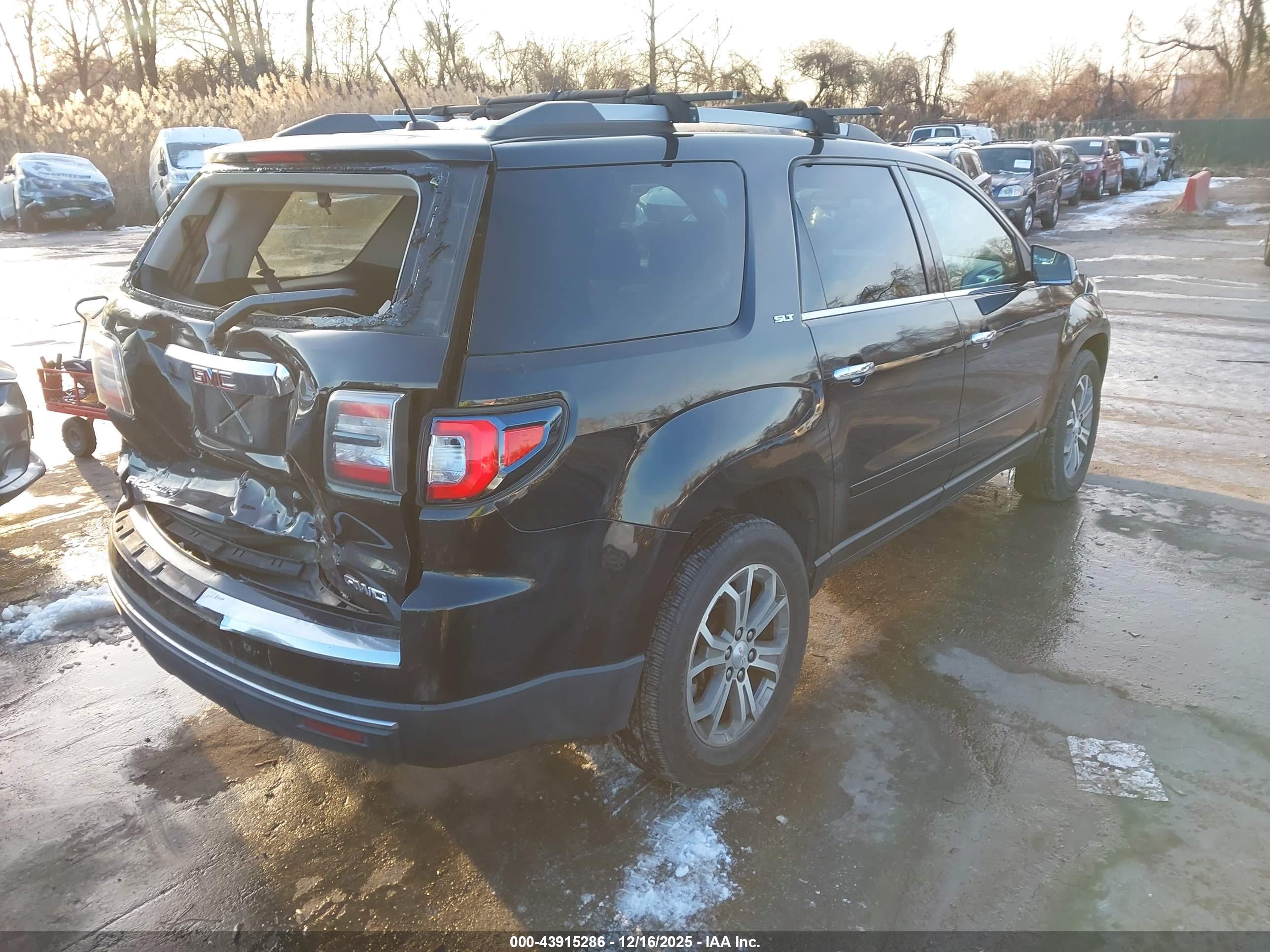 GMC ACADIA image 4