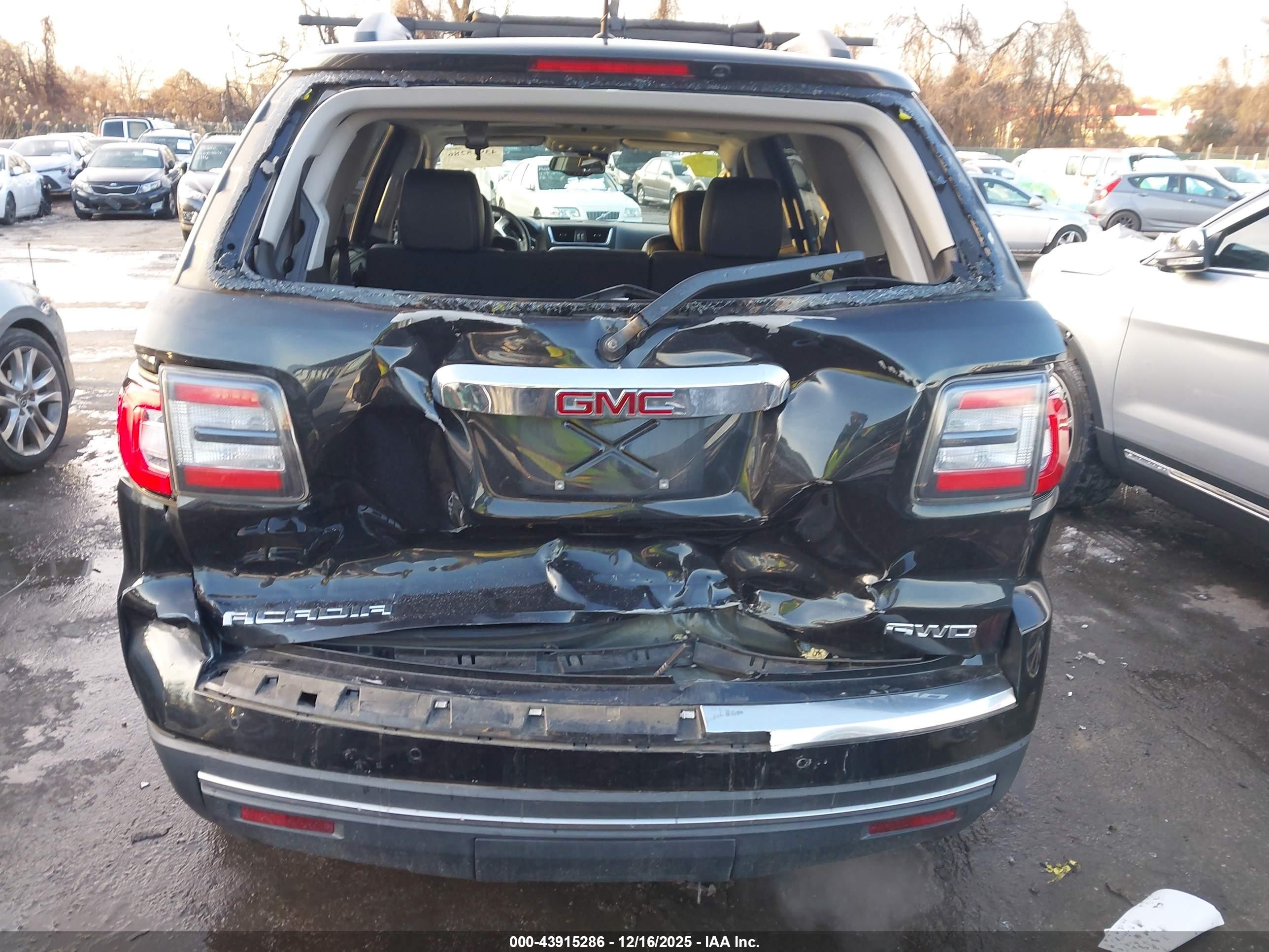 GMC ACADIA image 6