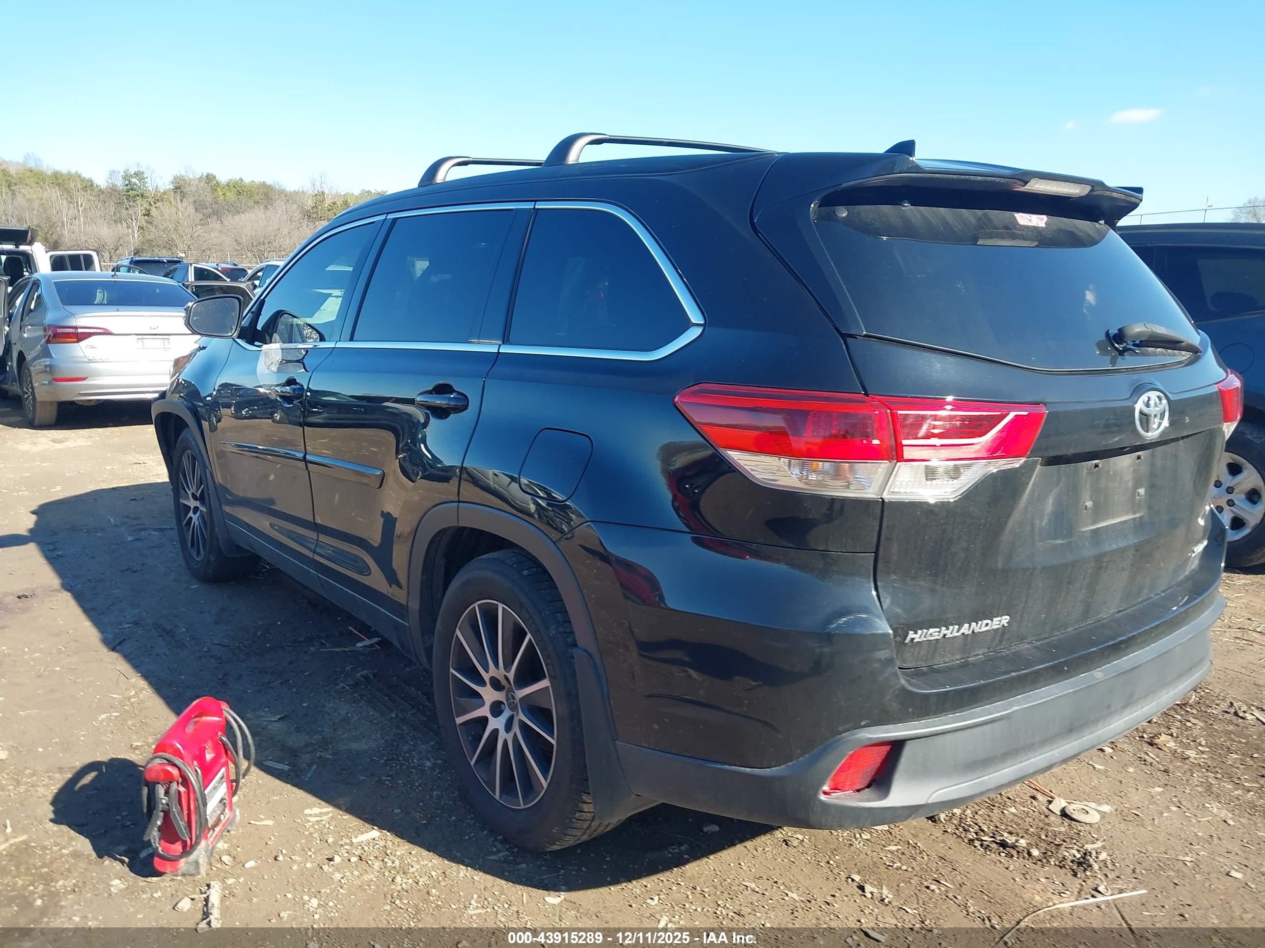 TOYOTA HIGHLANDER image 3