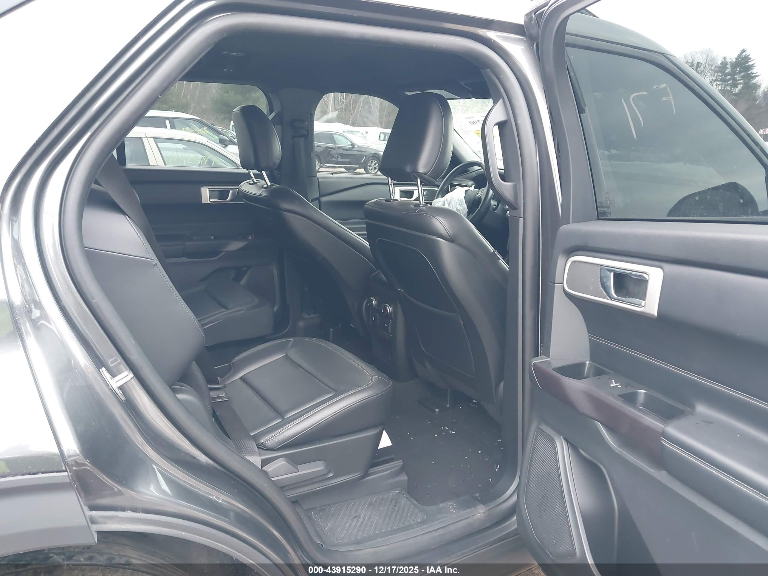 FORD EXPLORER image 8