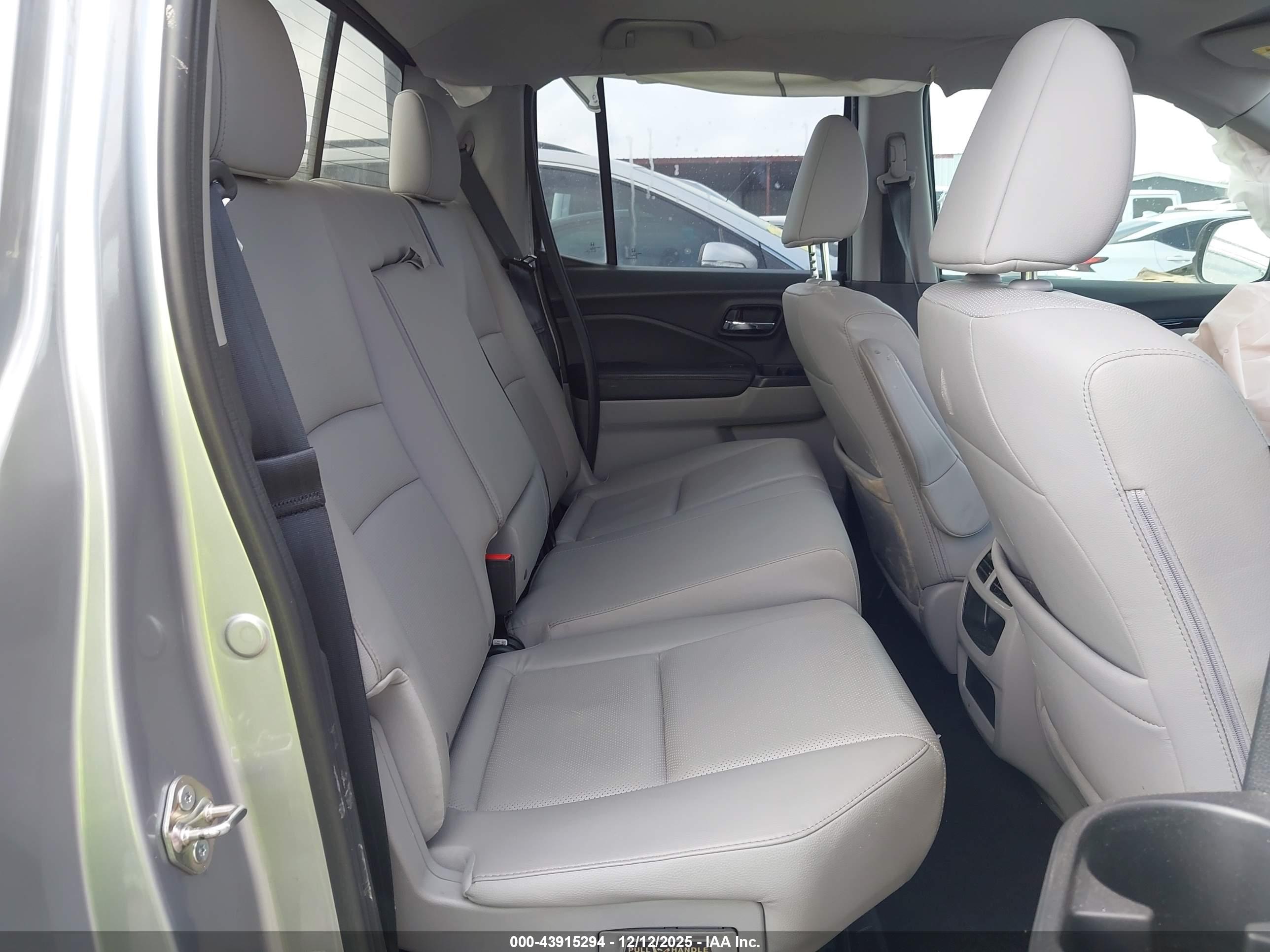 HONDA RIDGELINE image 8