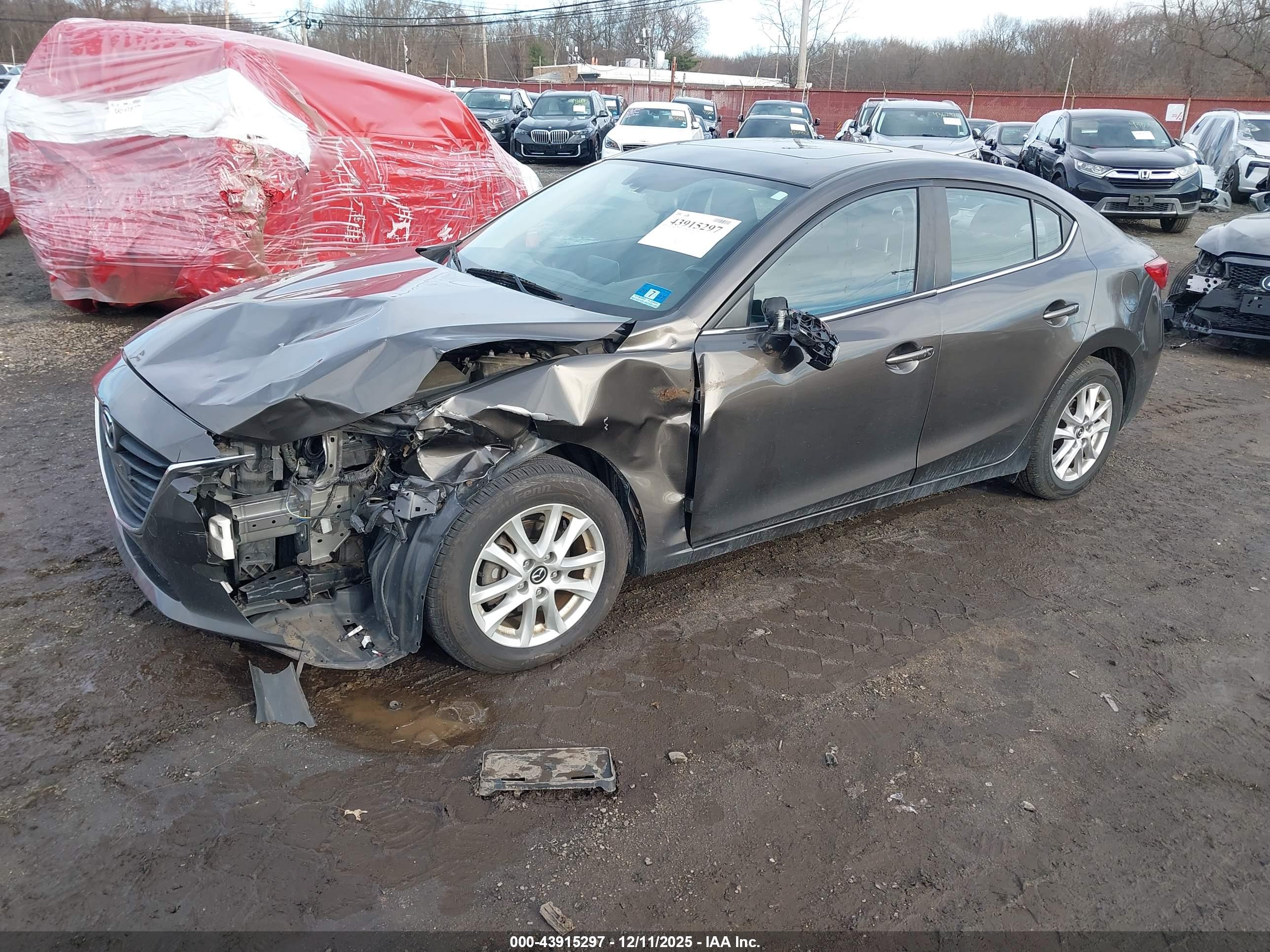 MAZDA MAZDA3 image 2