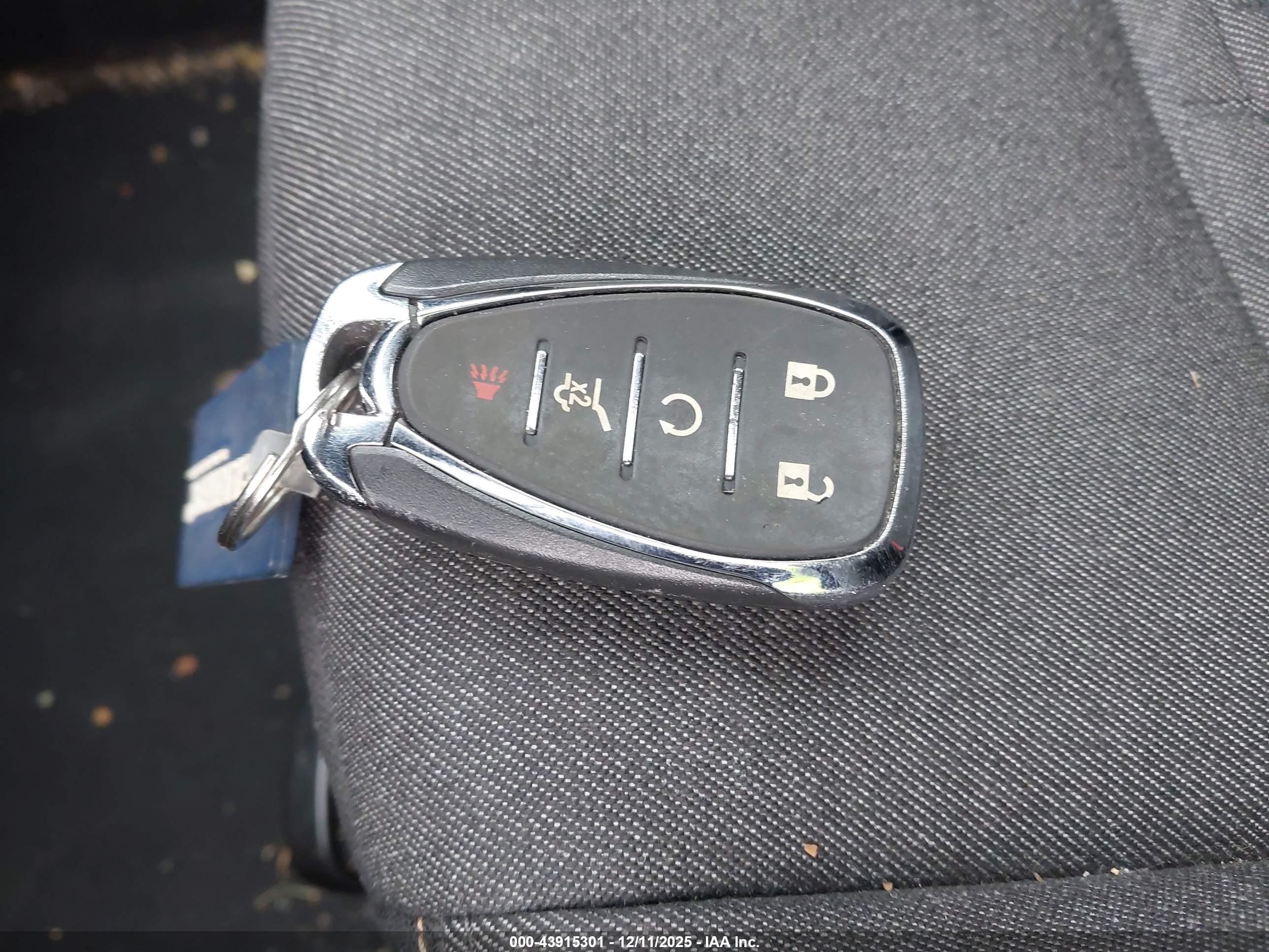 CHEVROLET EQUINOX image 11