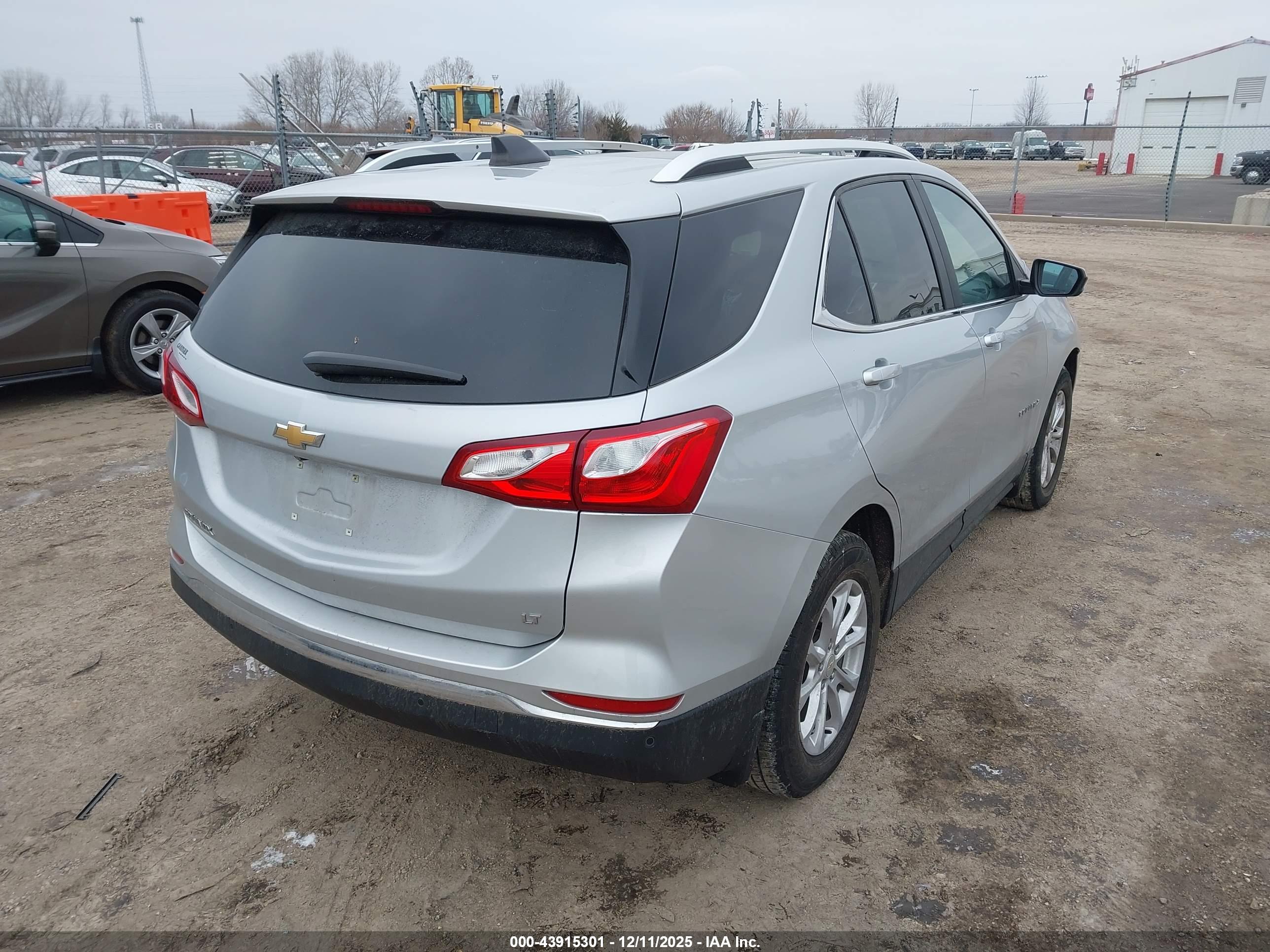 CHEVROLET EQUINOX image 4