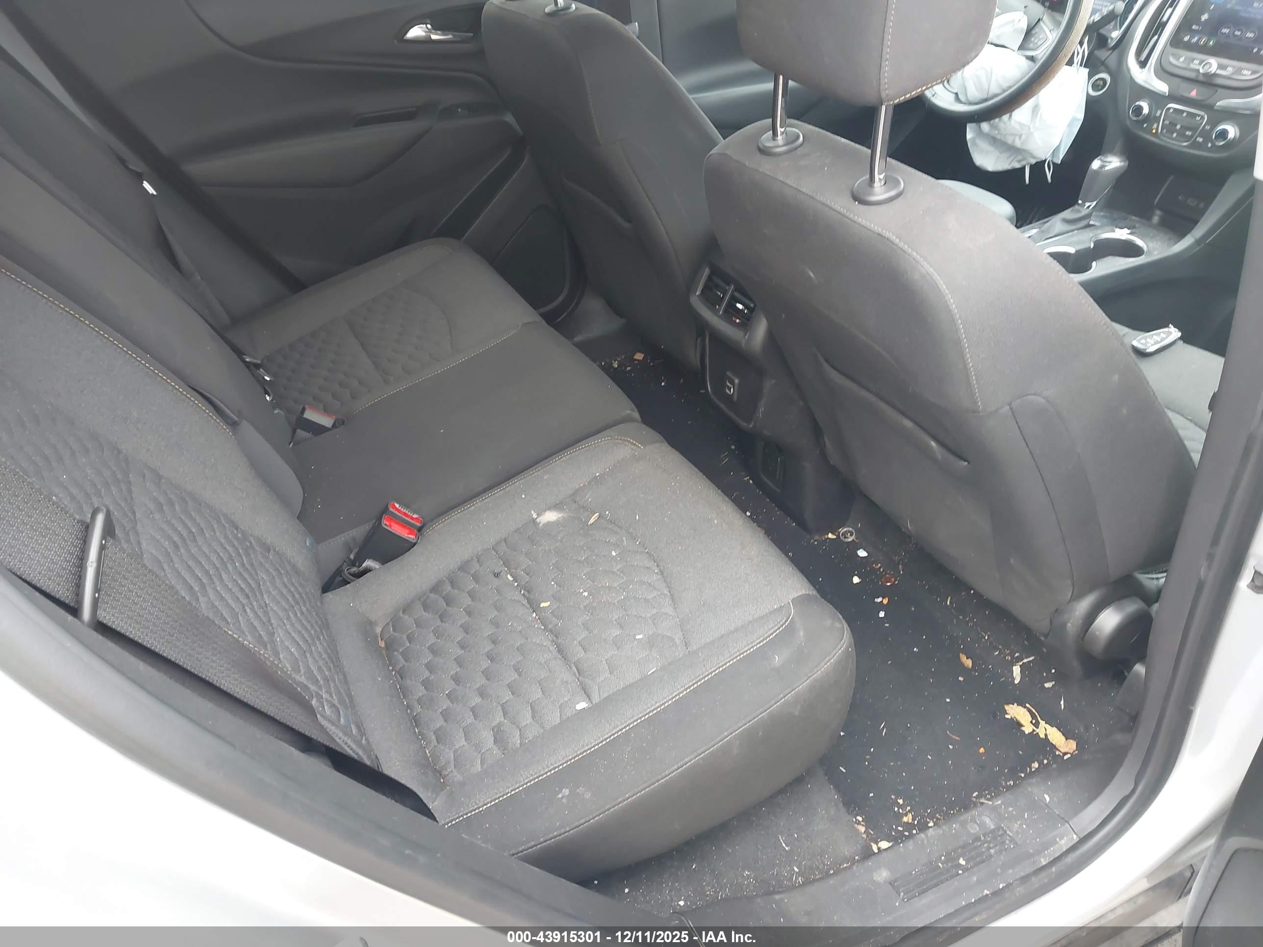 CHEVROLET EQUINOX image 8