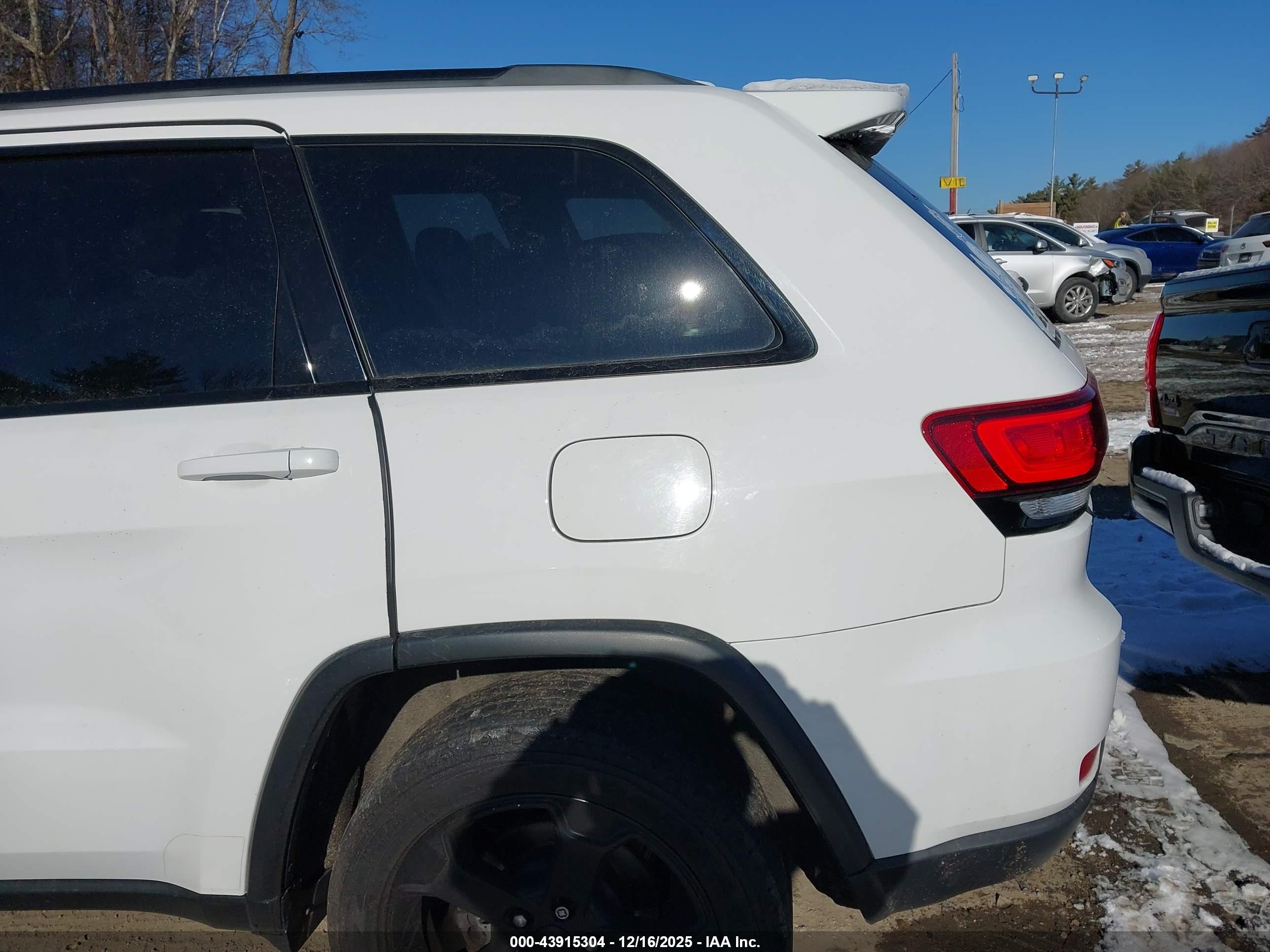 JEEP GRAND image 3