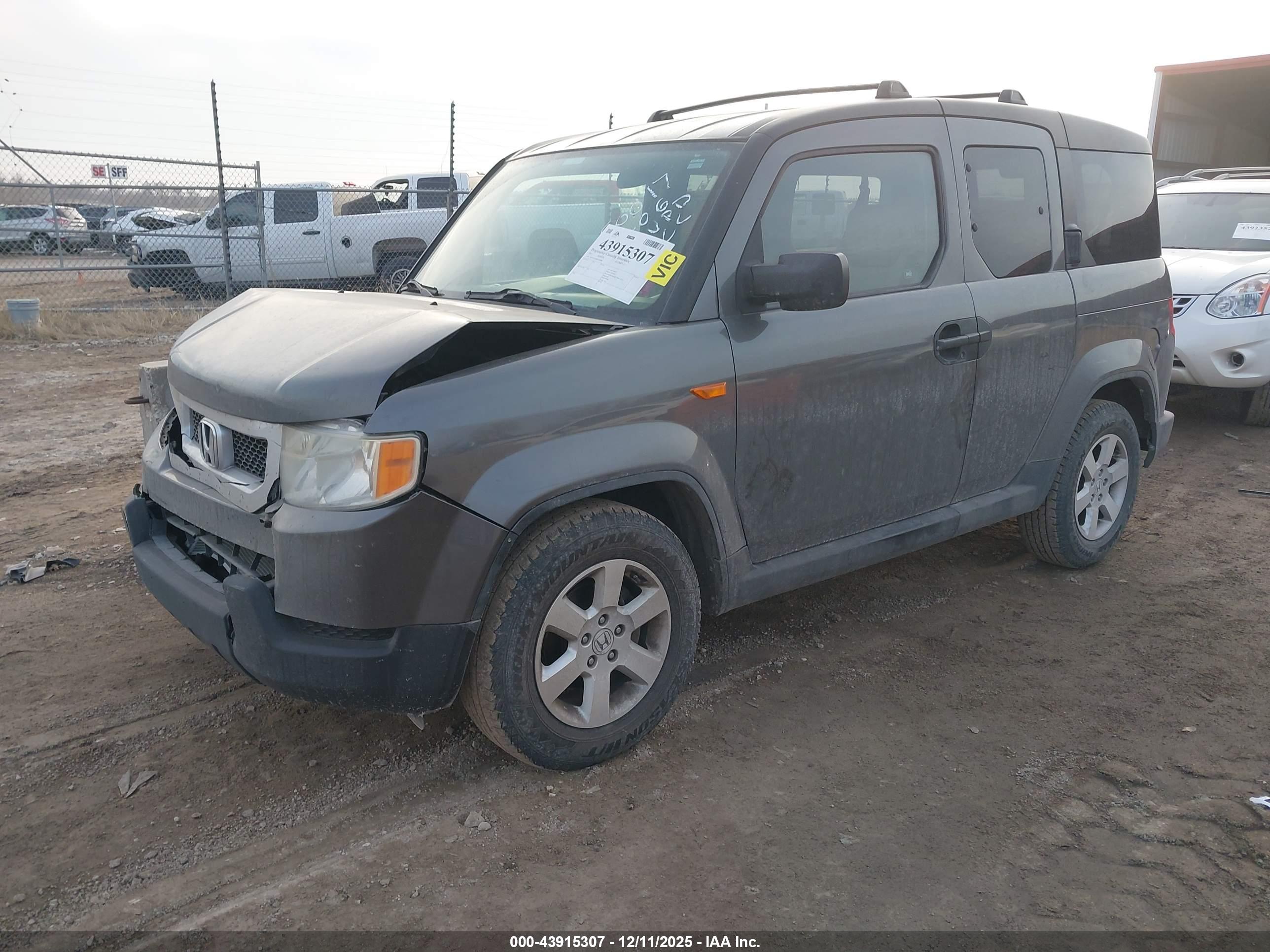 HONDA ELEMENT image 2