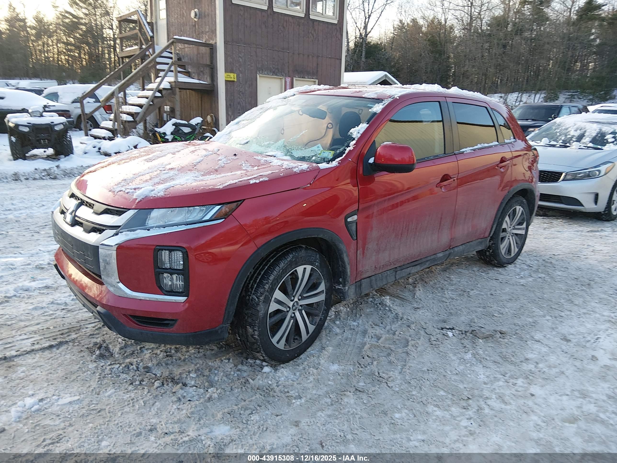 MITSUBISHI OUTLANDER image 2