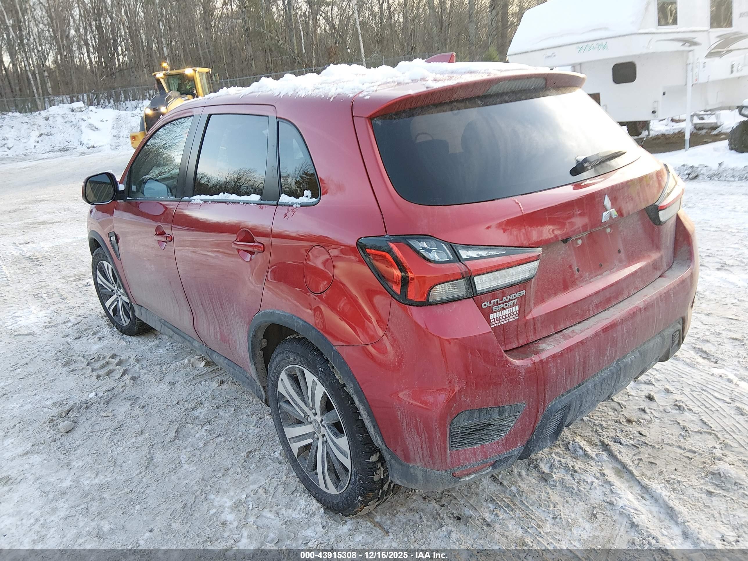 MITSUBISHI OUTLANDER image 3