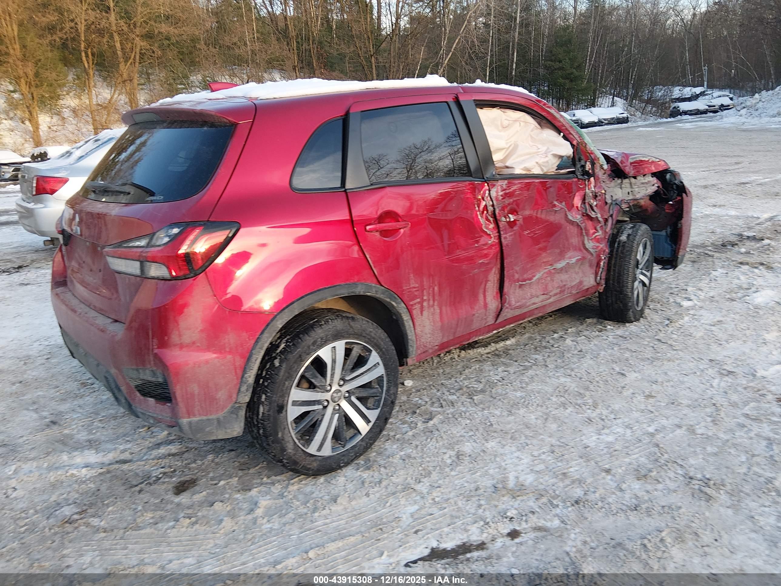 MITSUBISHI OUTLANDER image 4