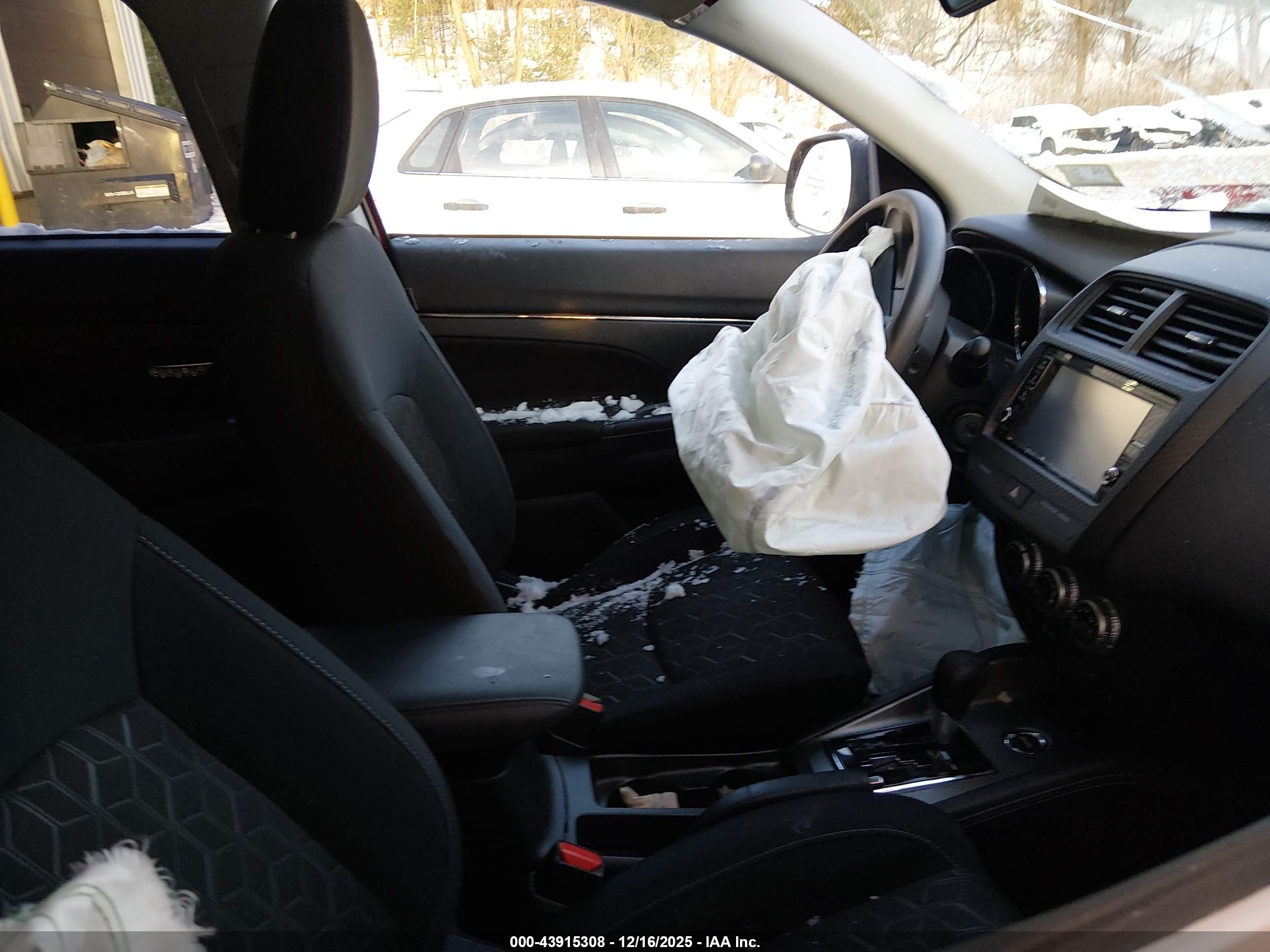 MITSUBISHI OUTLANDER image 5