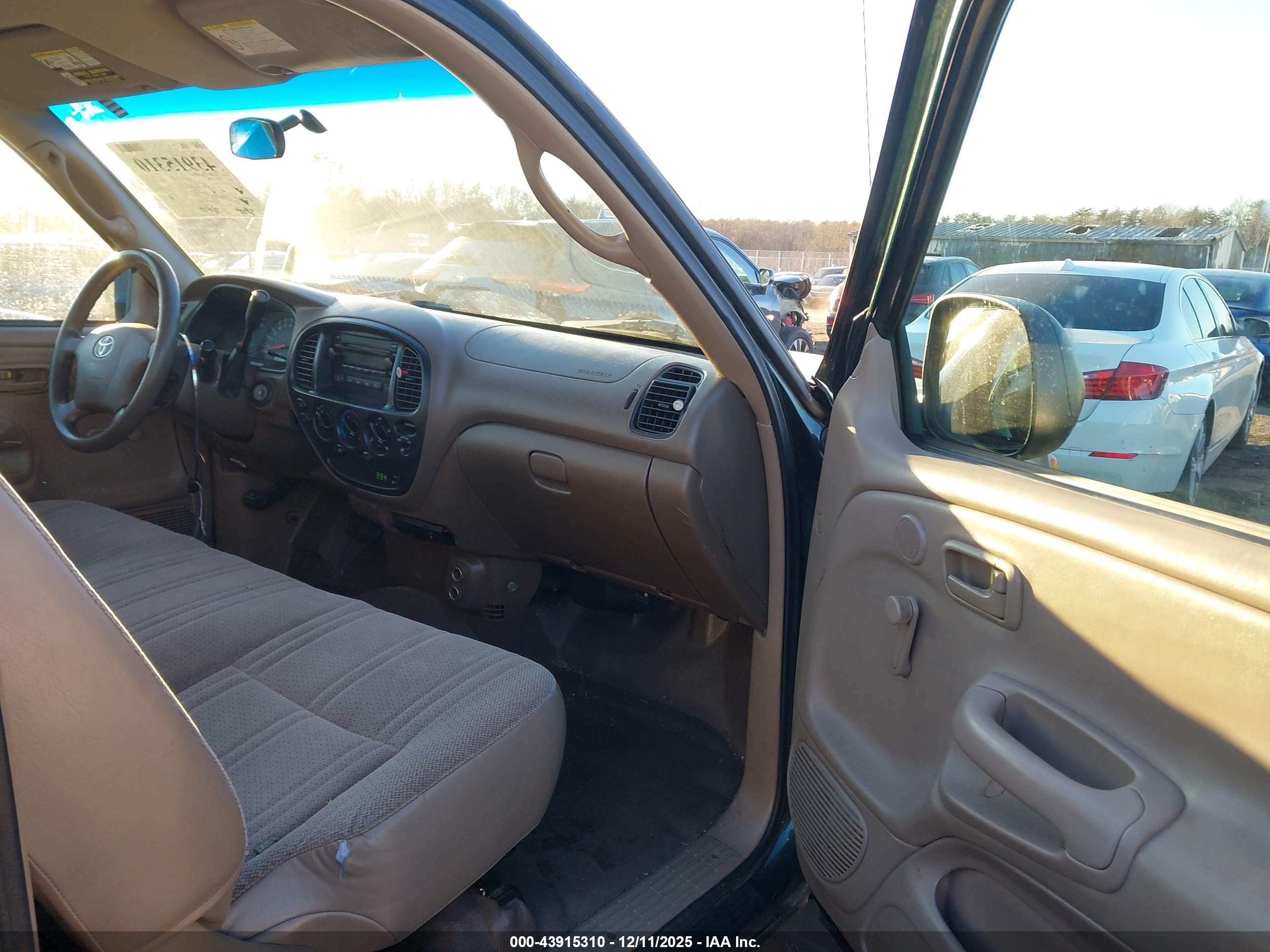 TOYOTA TUNDRA image 5