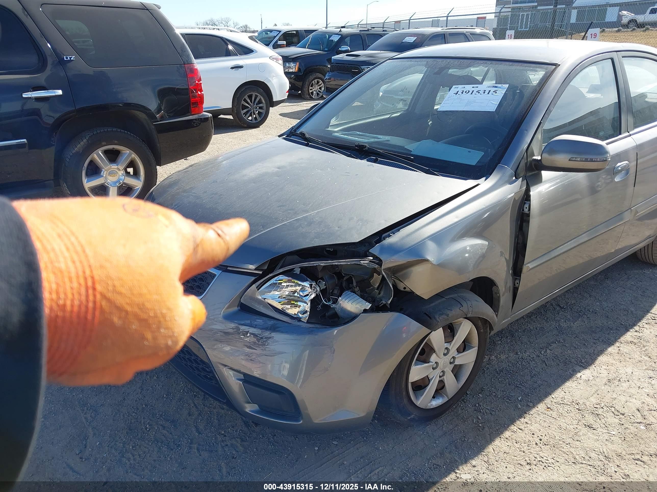 KIA RIO image 6