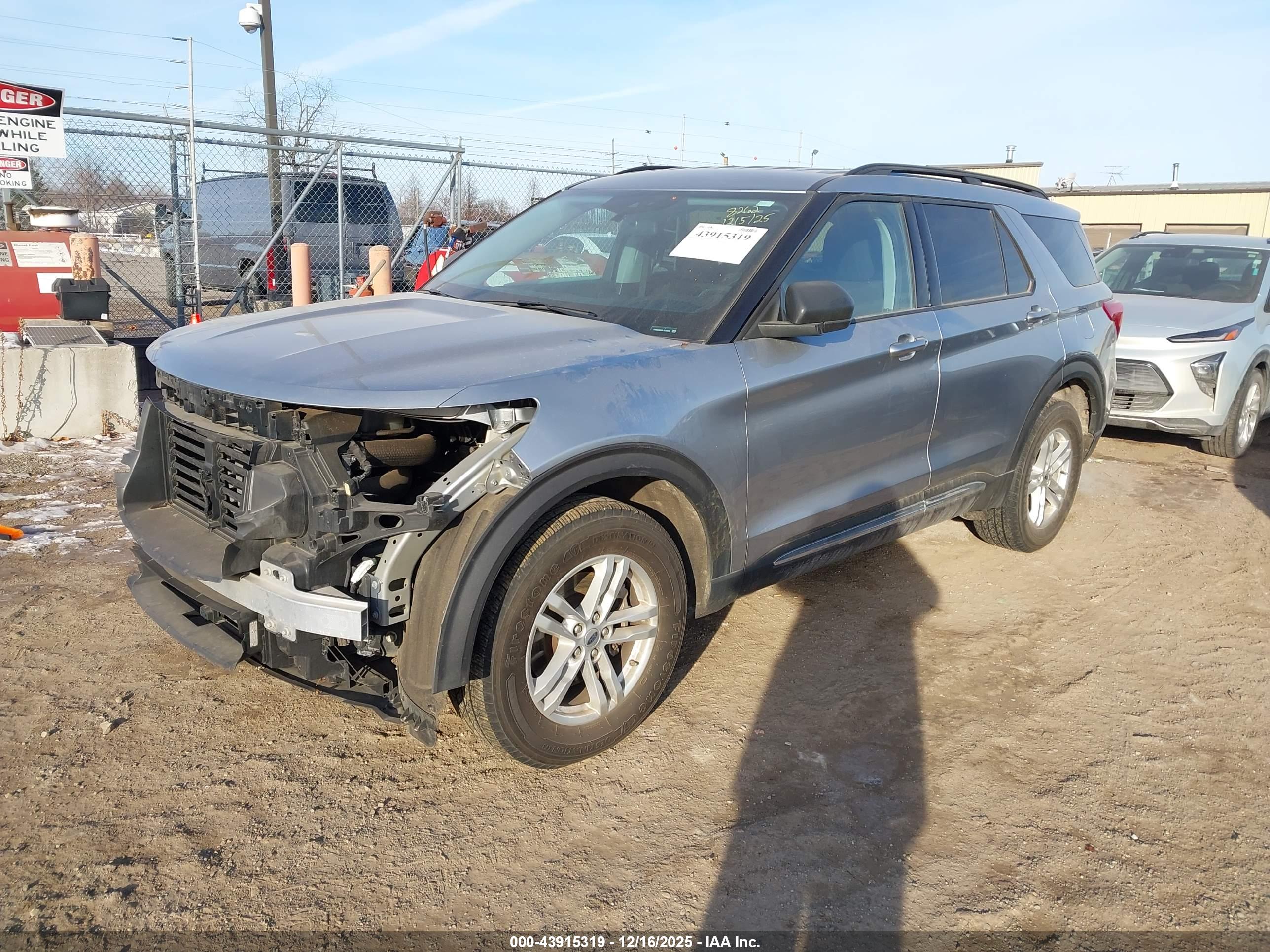 FORD EXPLORER image 2