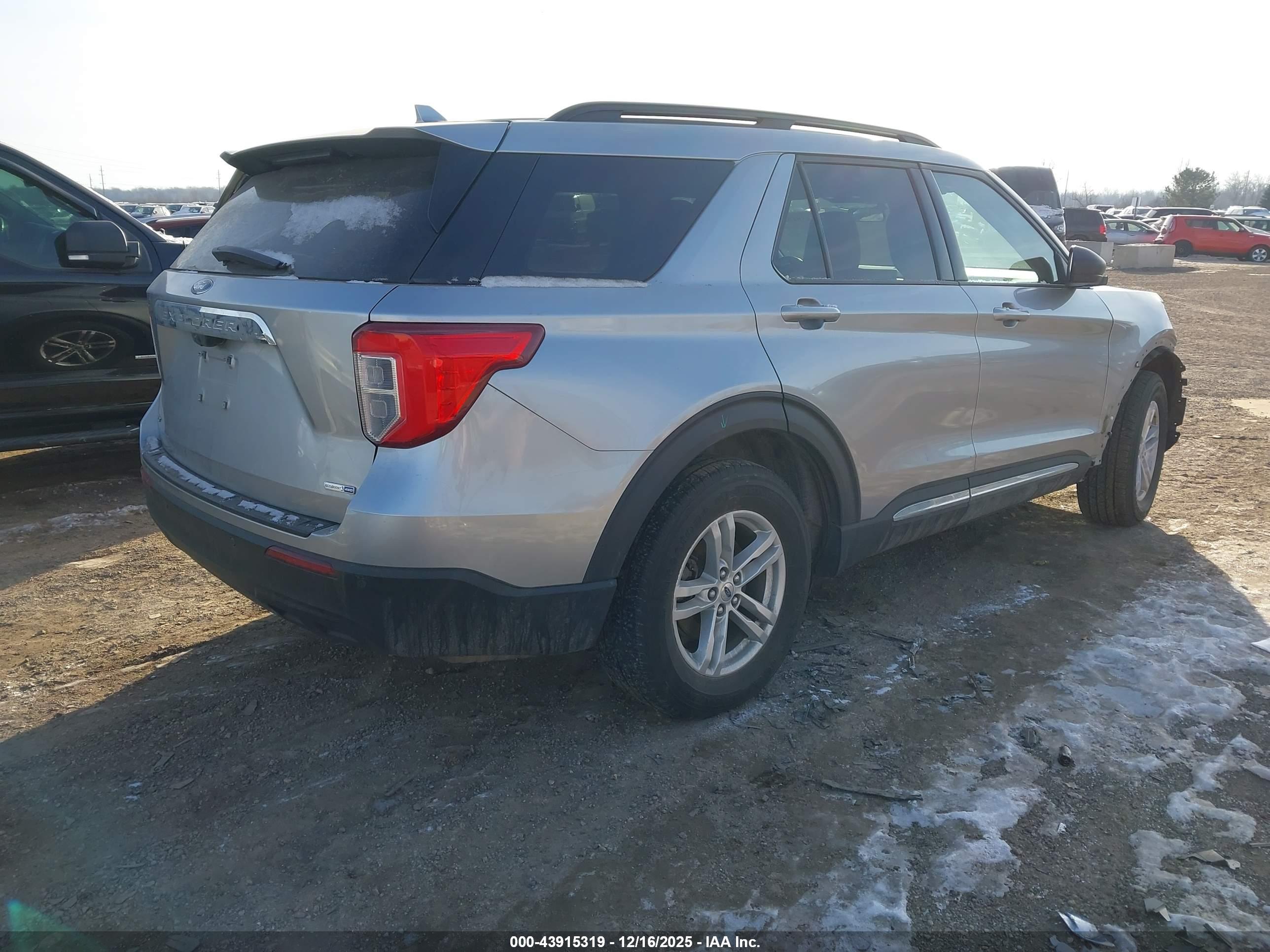 FORD EXPLORER image 4
