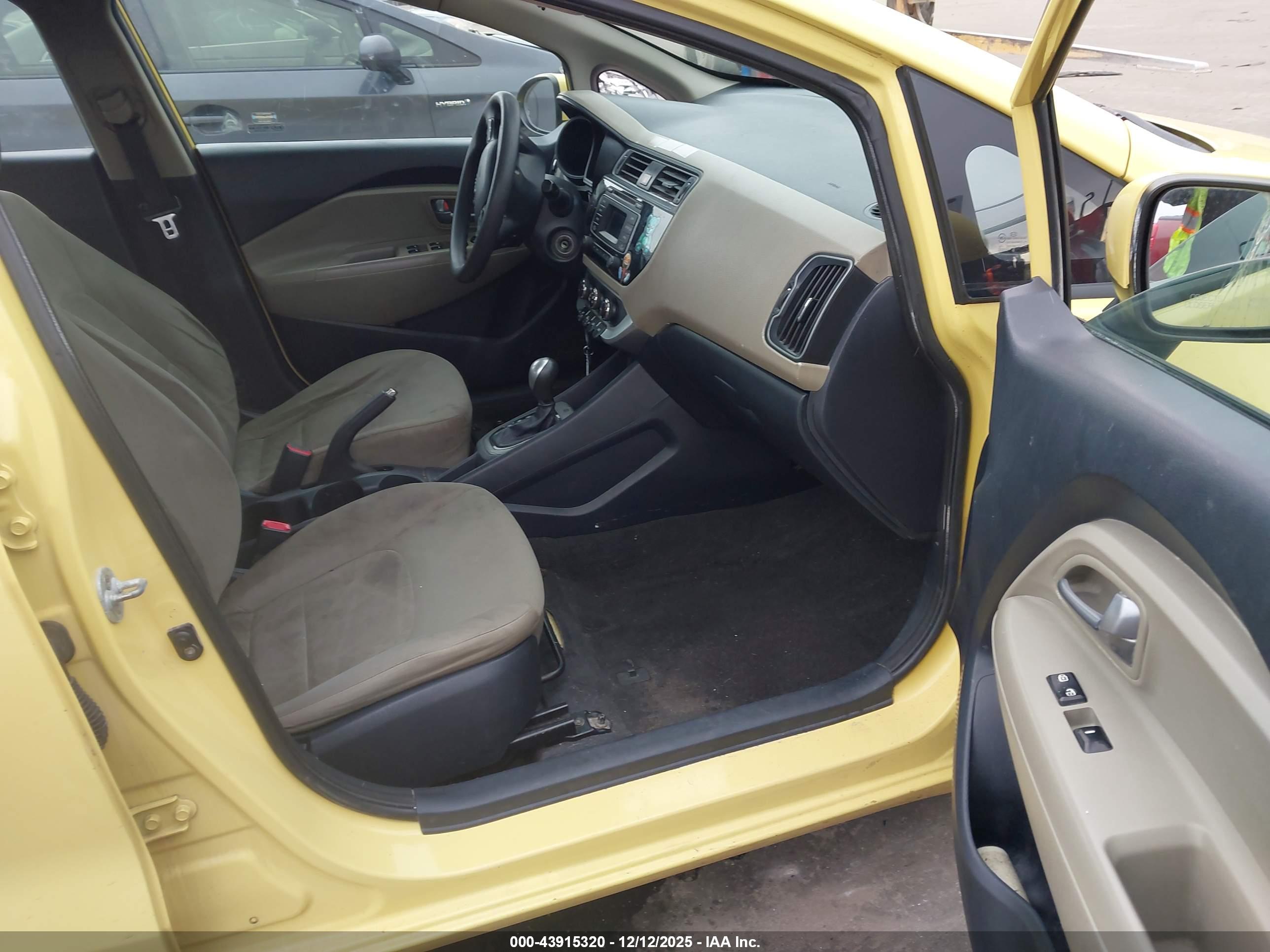 KIA RIO image 5
