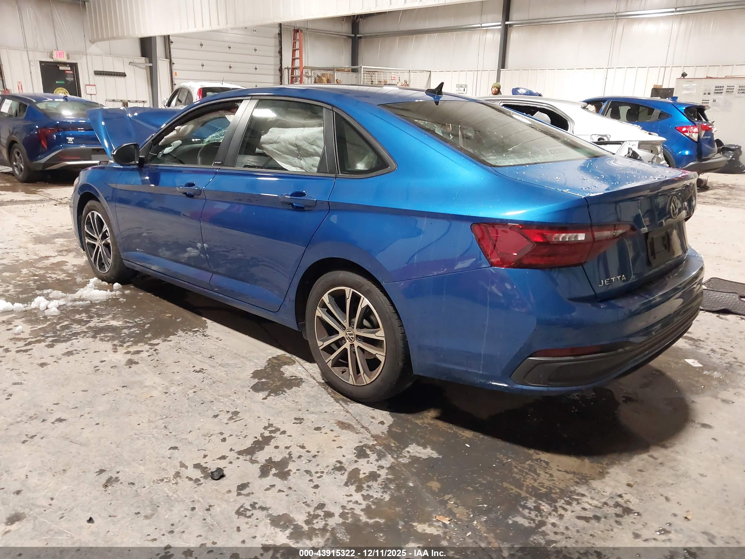 VOLKSWAGEN JETTA image 3