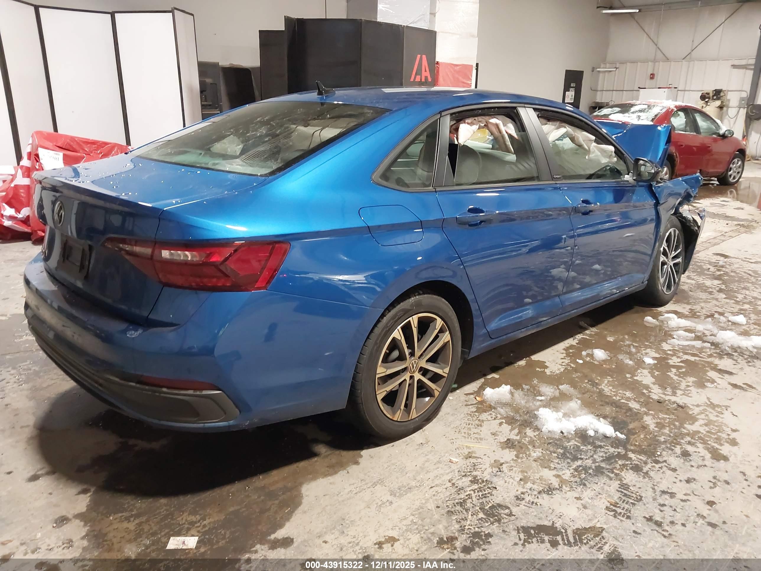 VOLKSWAGEN JETTA image 4