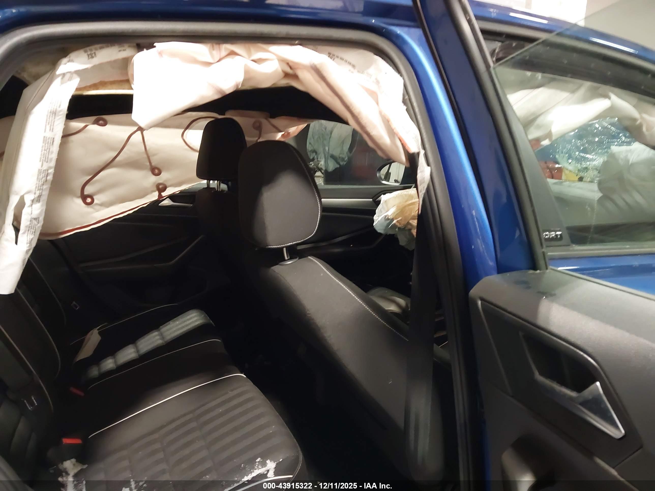 VOLKSWAGEN JETTA image 8