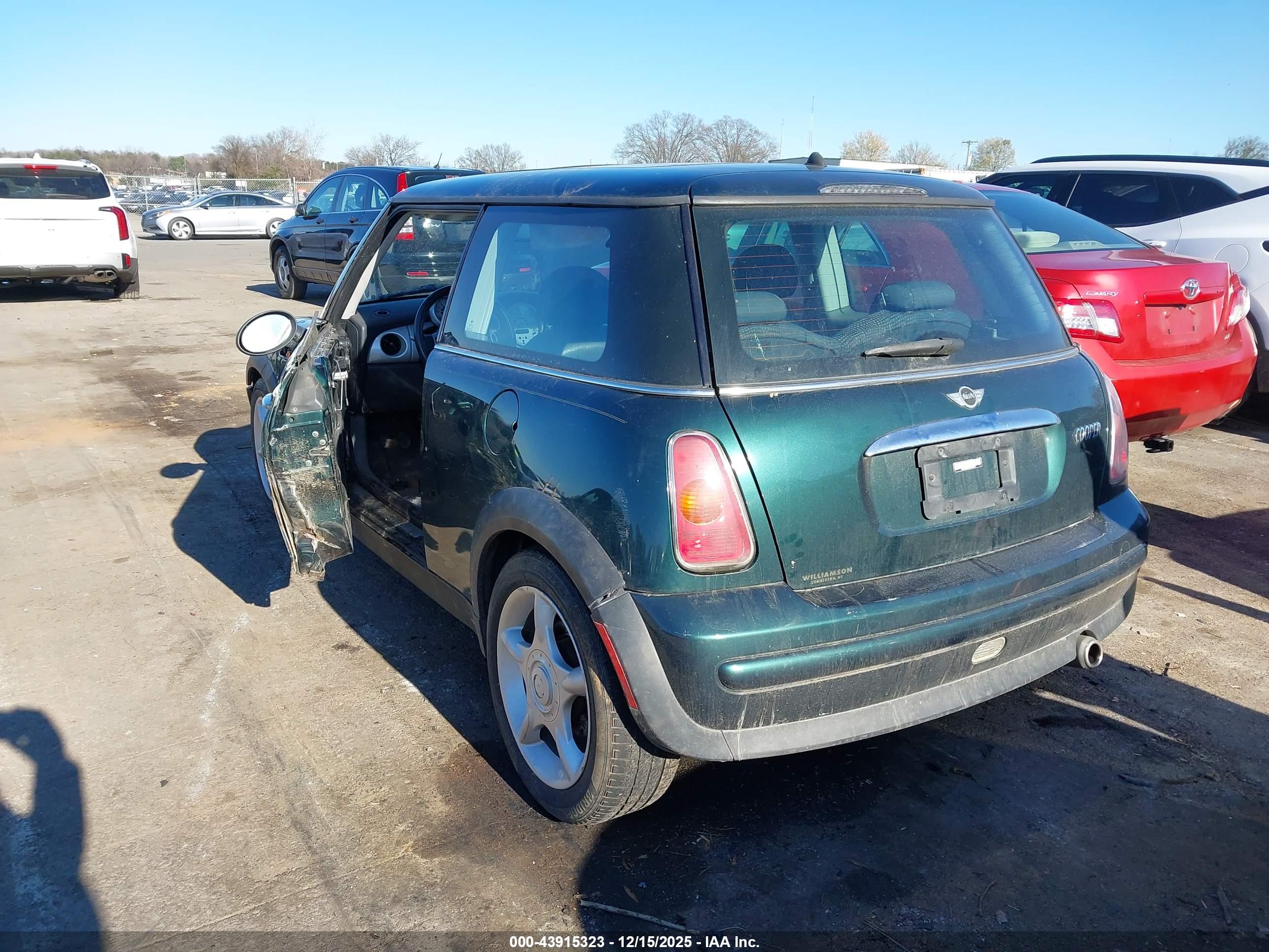 MINI COOPER image 3