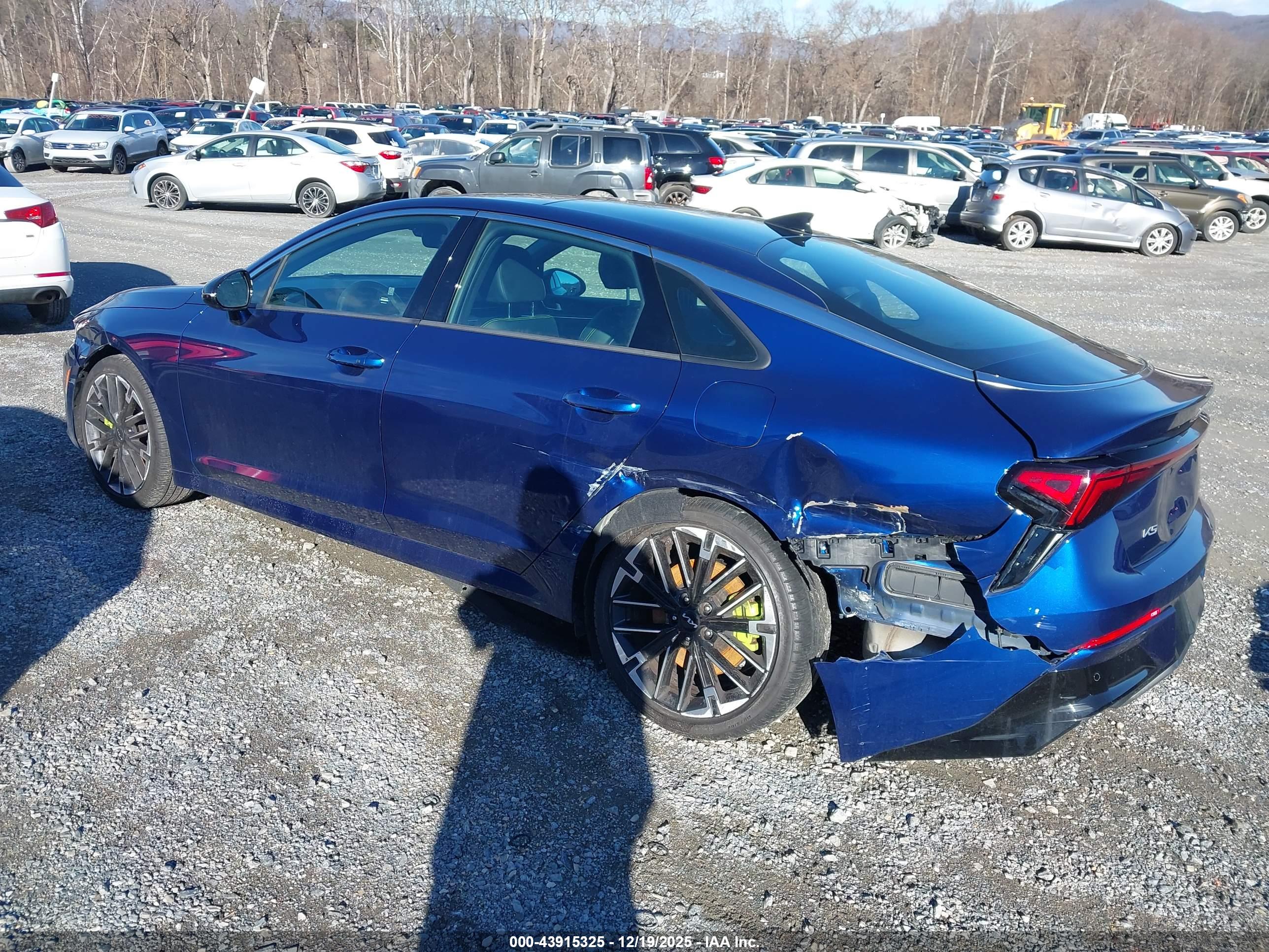 KIA K5 image 3
