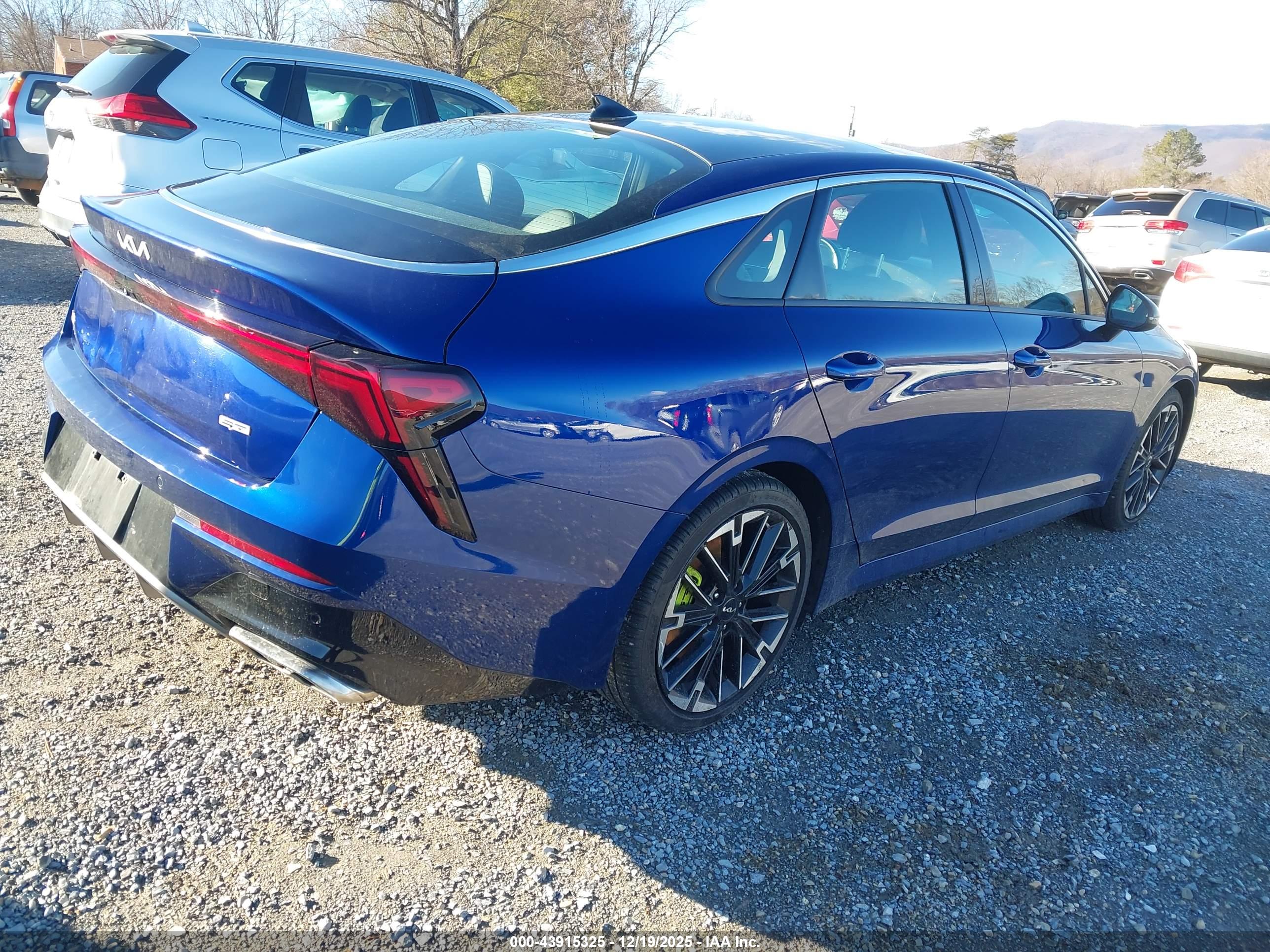 KIA K5 image 4