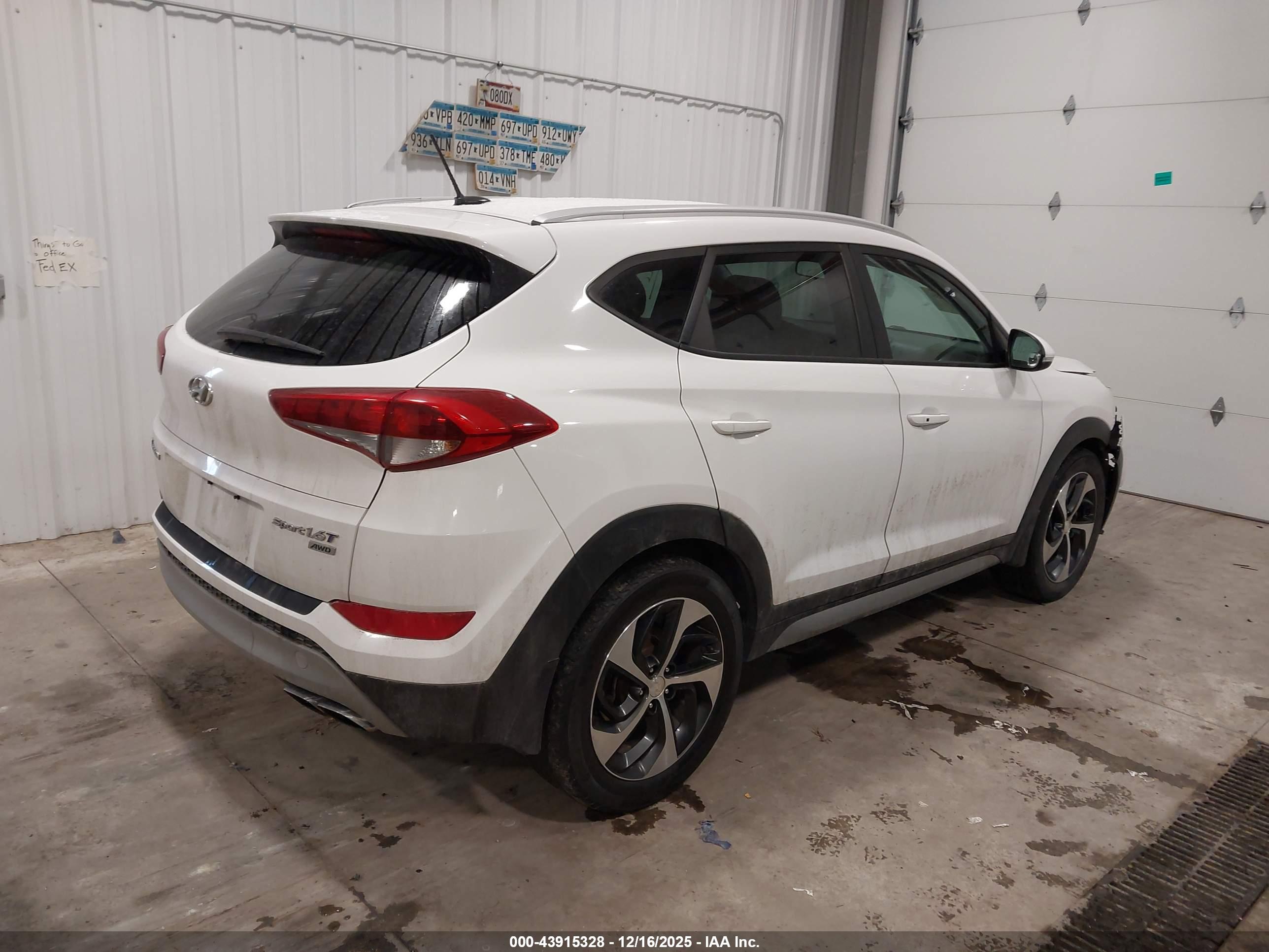 HYUNDAI TUCSON image 4