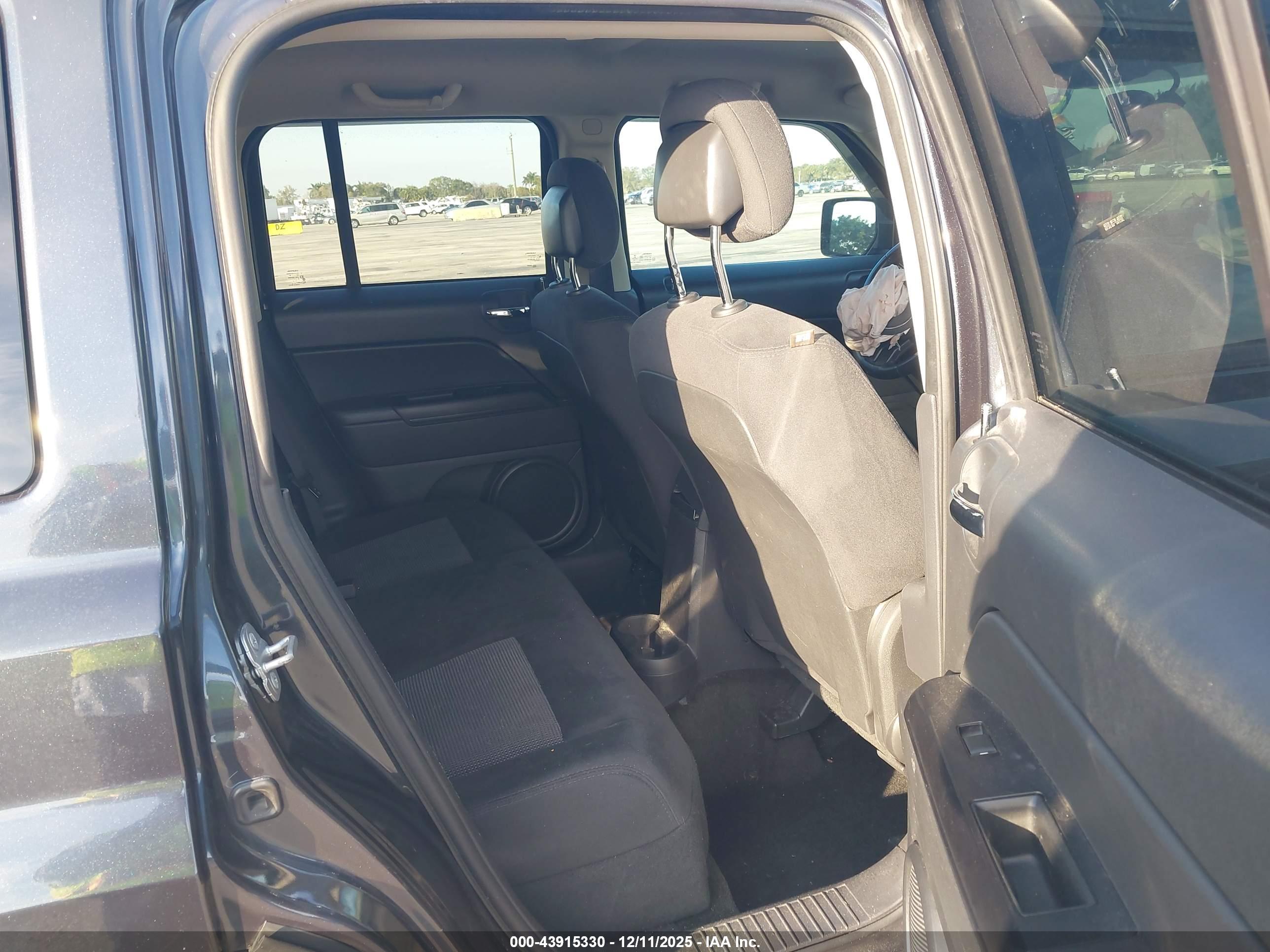 JEEP PATRIOT image 8