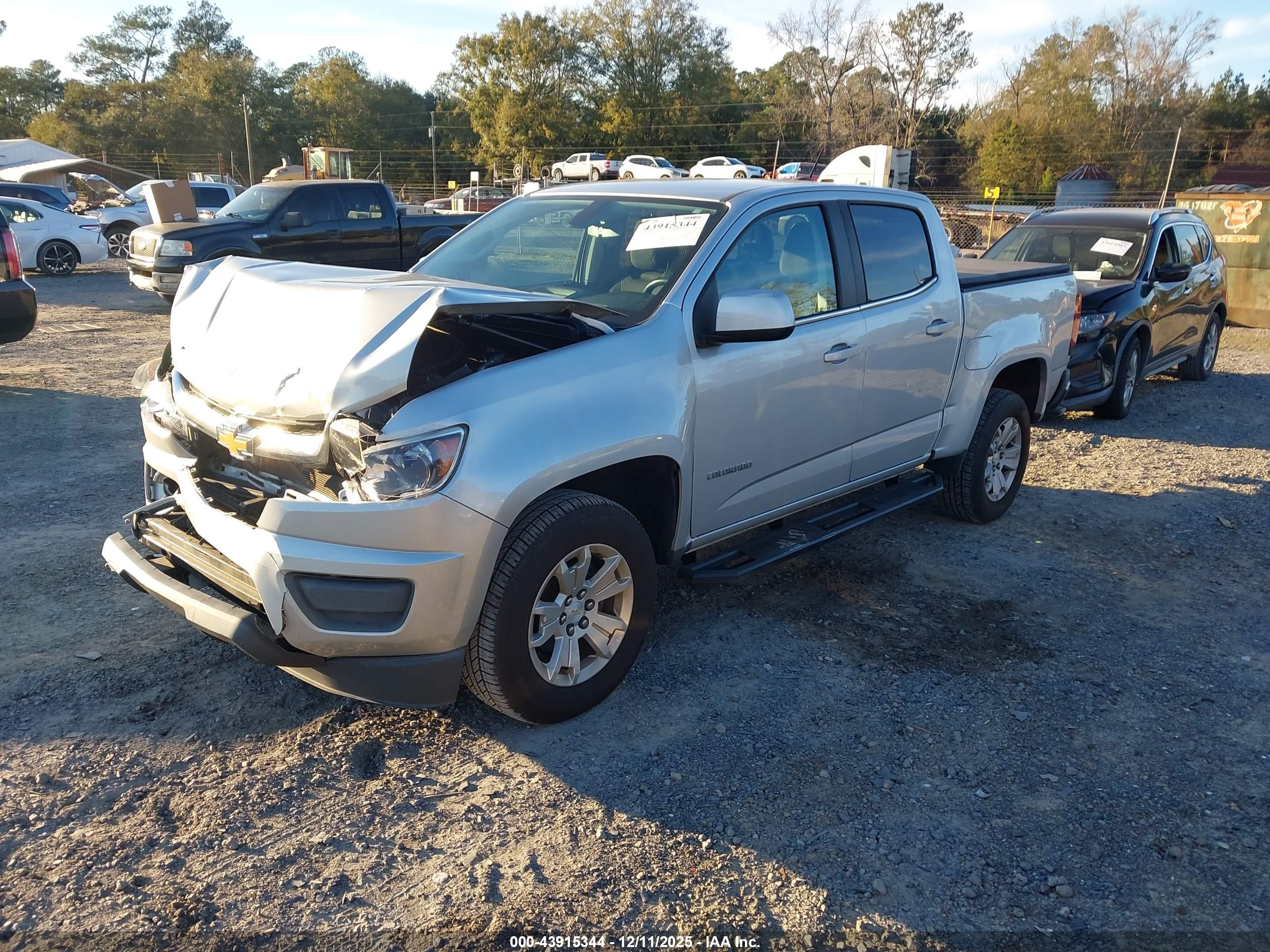 CHEVROLET COLORADO image 2