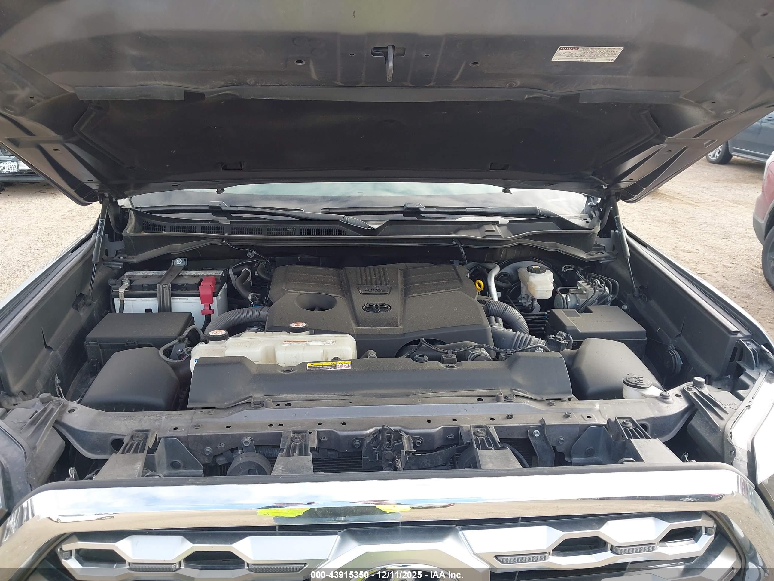 TOYOTA TUNDRA image 10