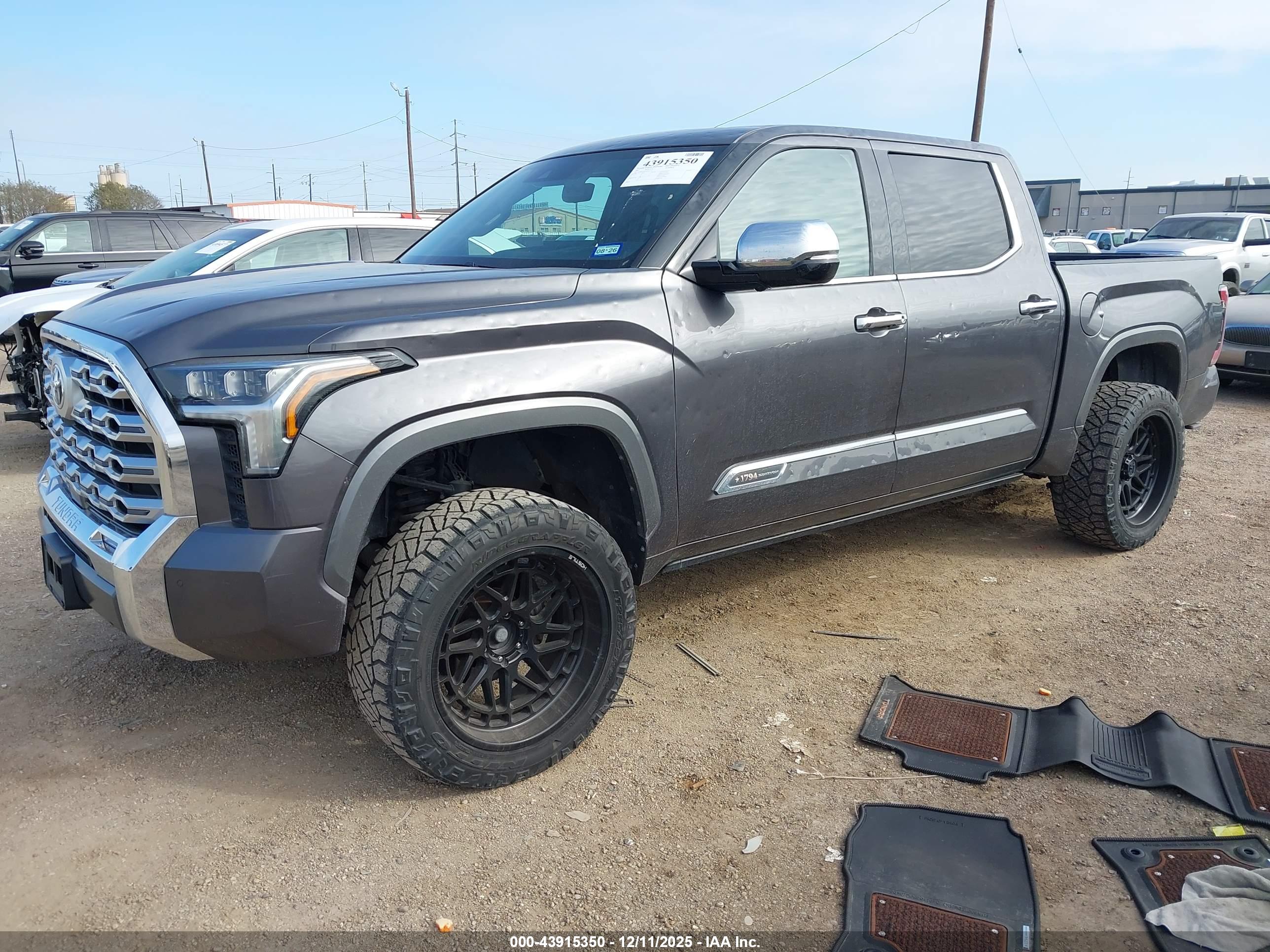 TOYOTA TUNDRA image 2
