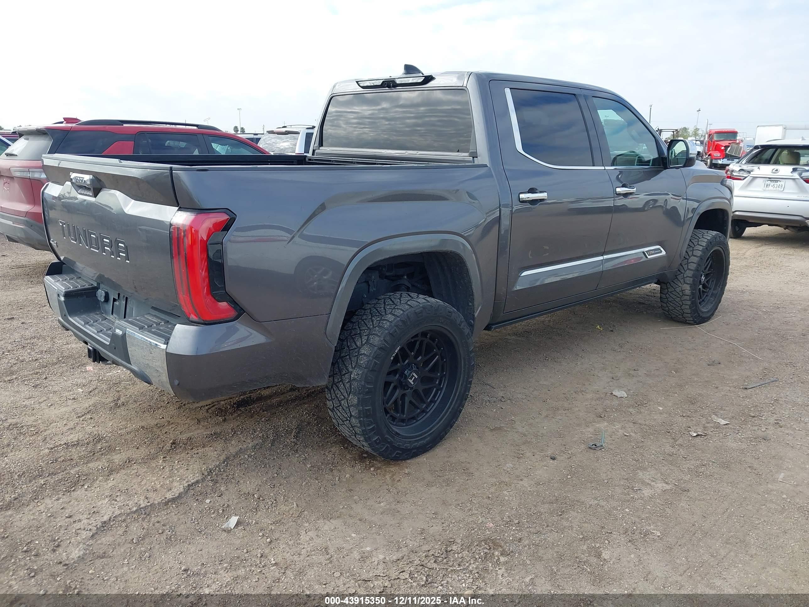 TOYOTA TUNDRA image 4