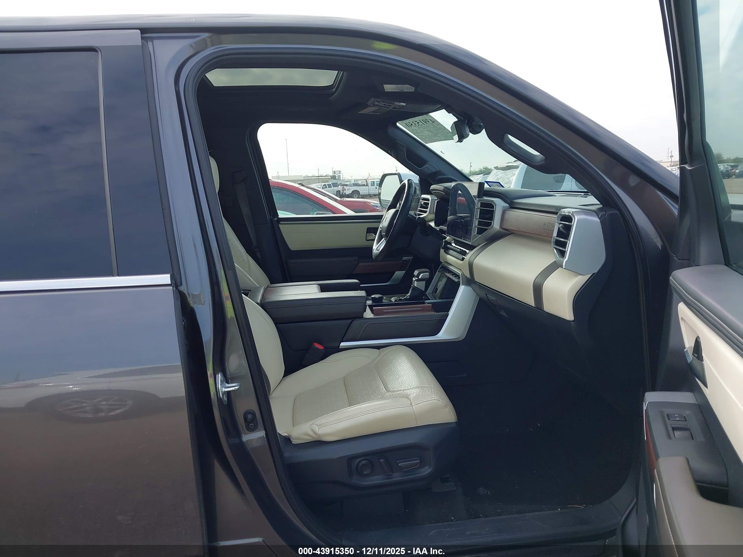 TOYOTA TUNDRA image 5