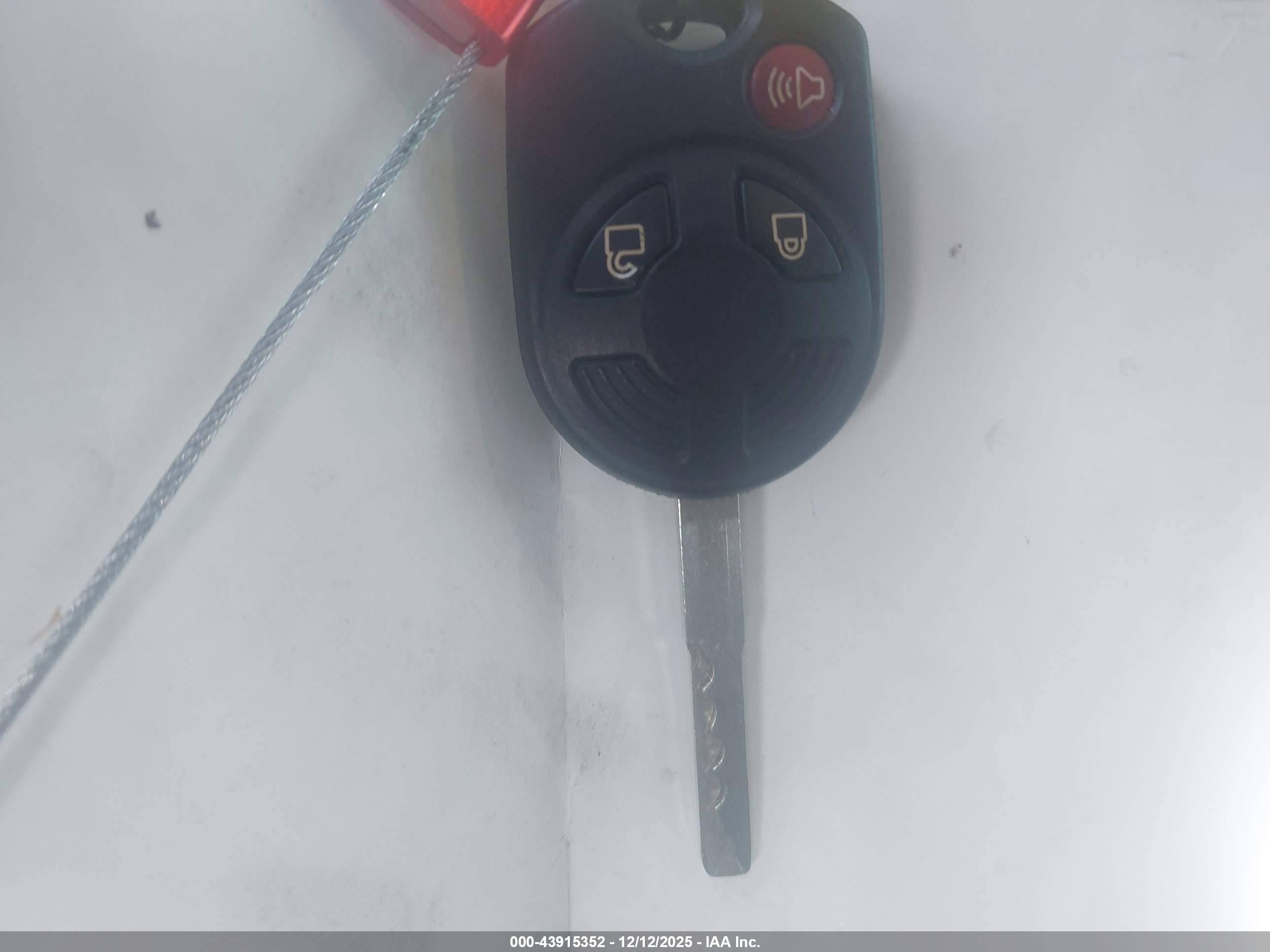 FORD ESCAPE image 11