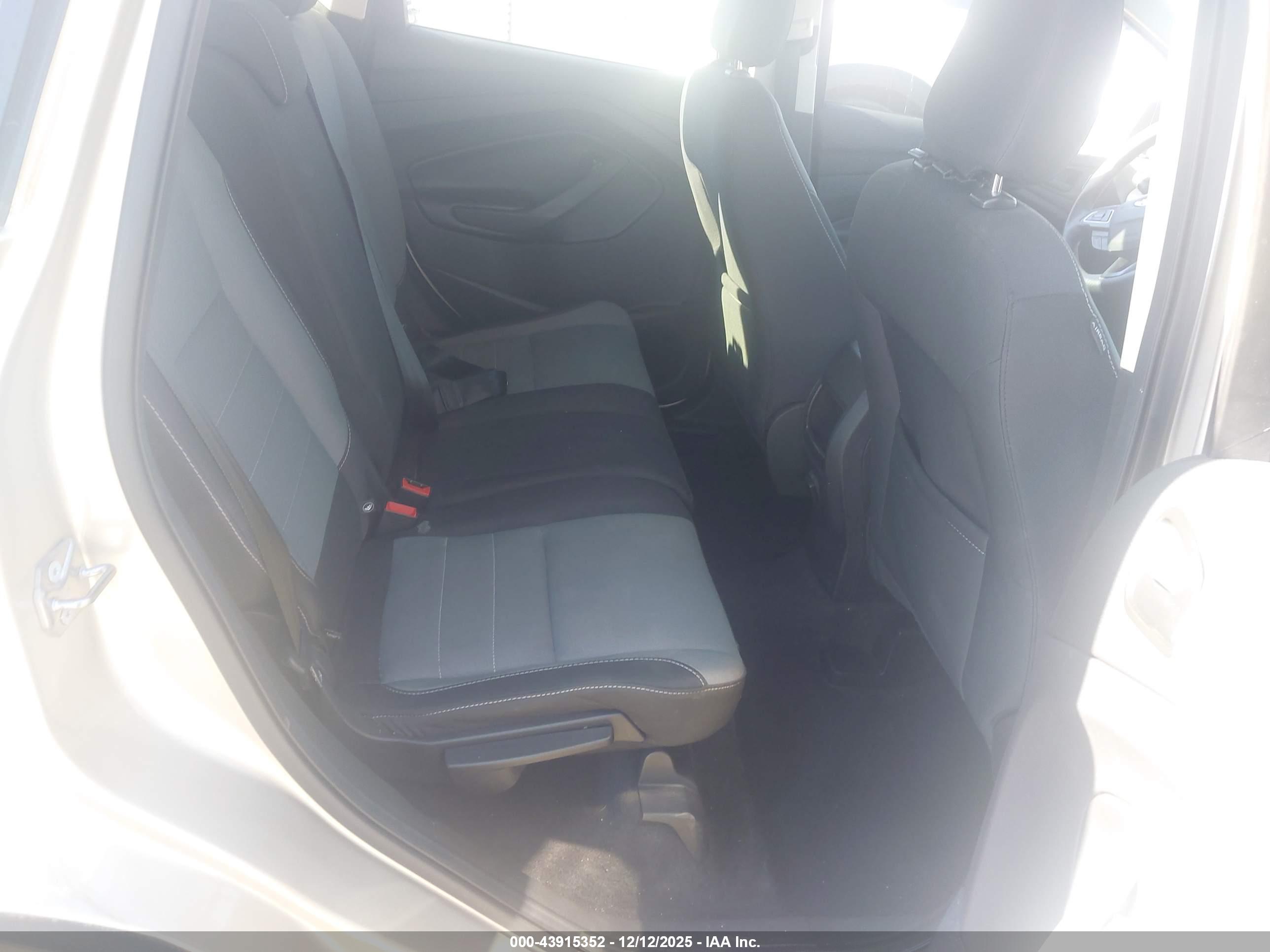 FORD ESCAPE image 8