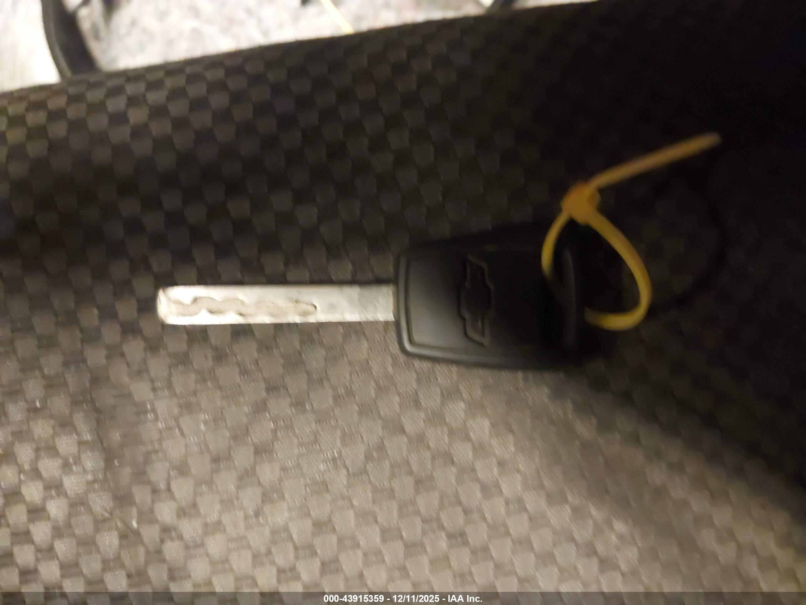 CHEVROLET SILVERADO image 11