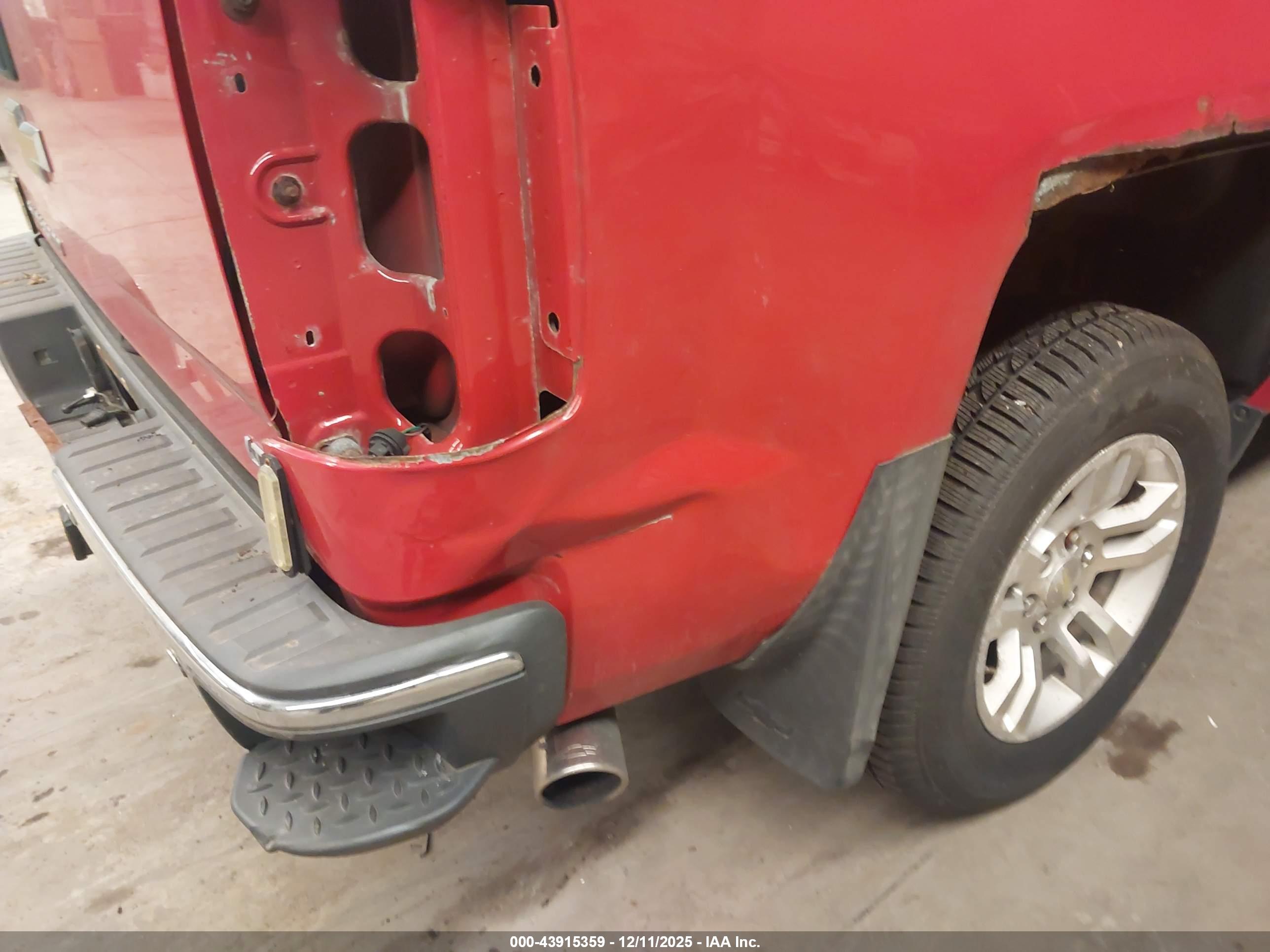 CHEVROLET SILVERADO image 6