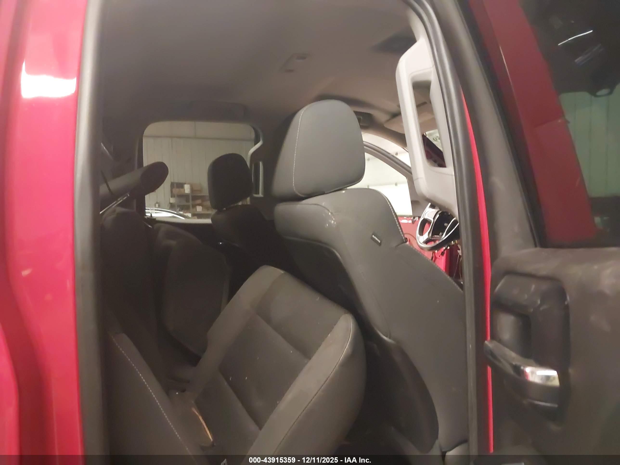 CHEVROLET SILVERADO image 8
