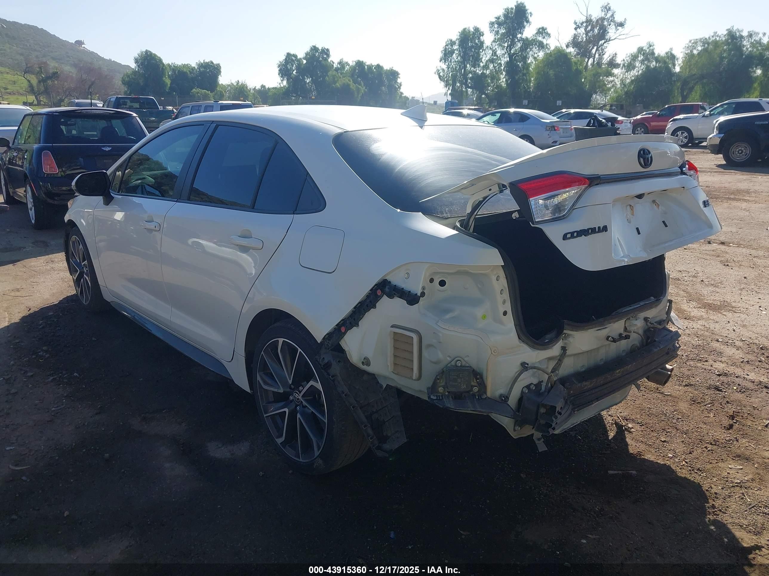 TOYOTA COROLLA image 3