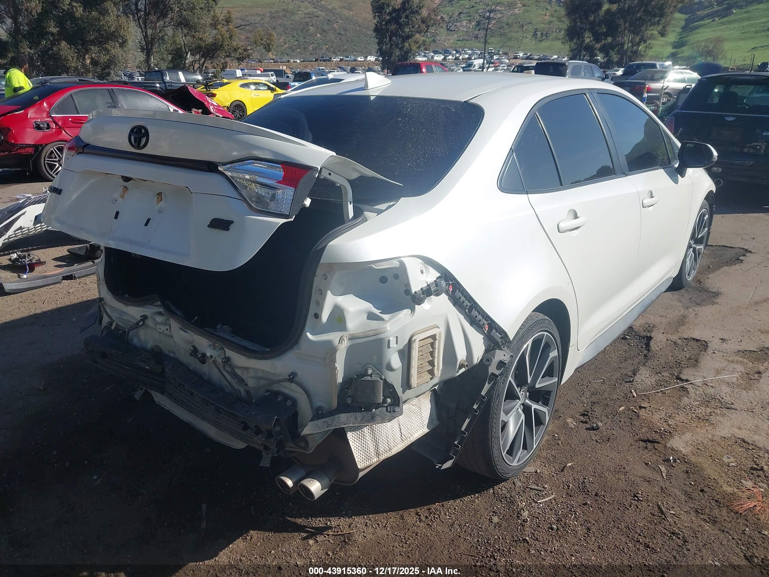 TOYOTA COROLLA image 4
