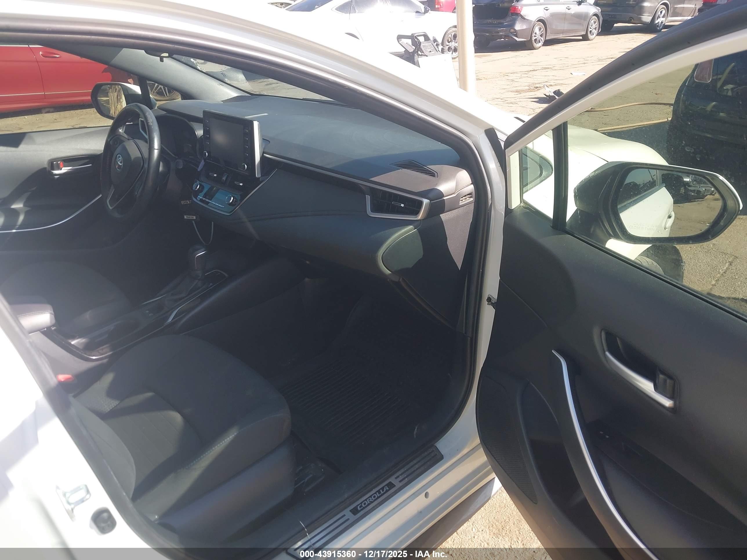 TOYOTA COROLLA image 5