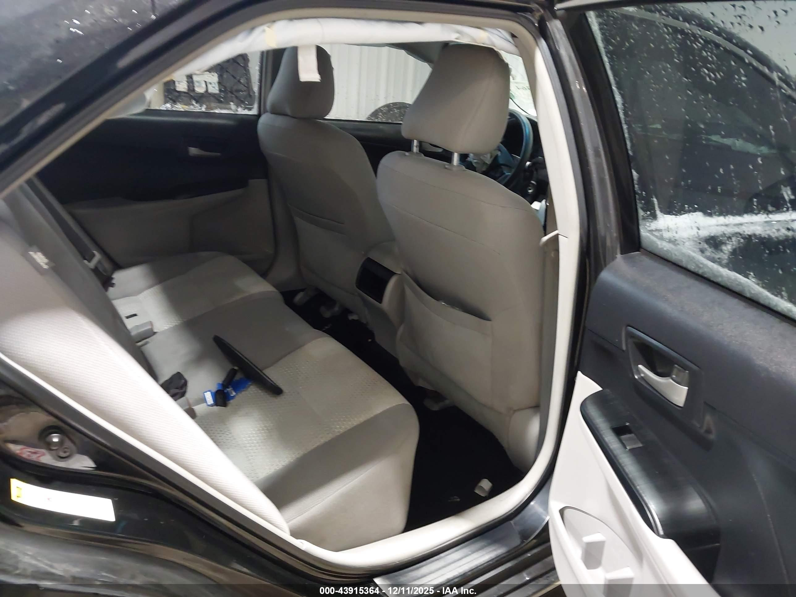 TOYOTA CAMRY image 8