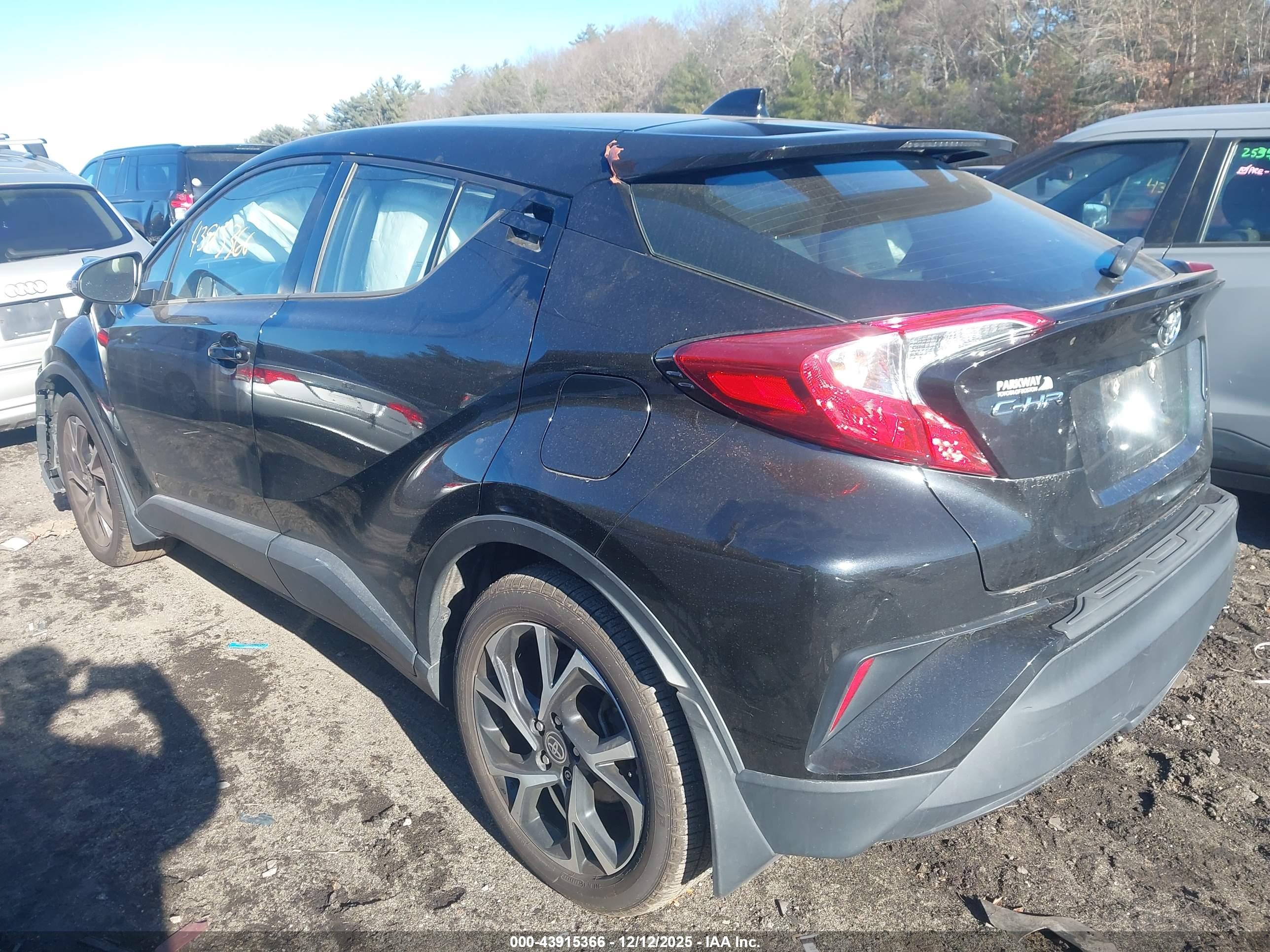 TOYOTA C-HR image 3