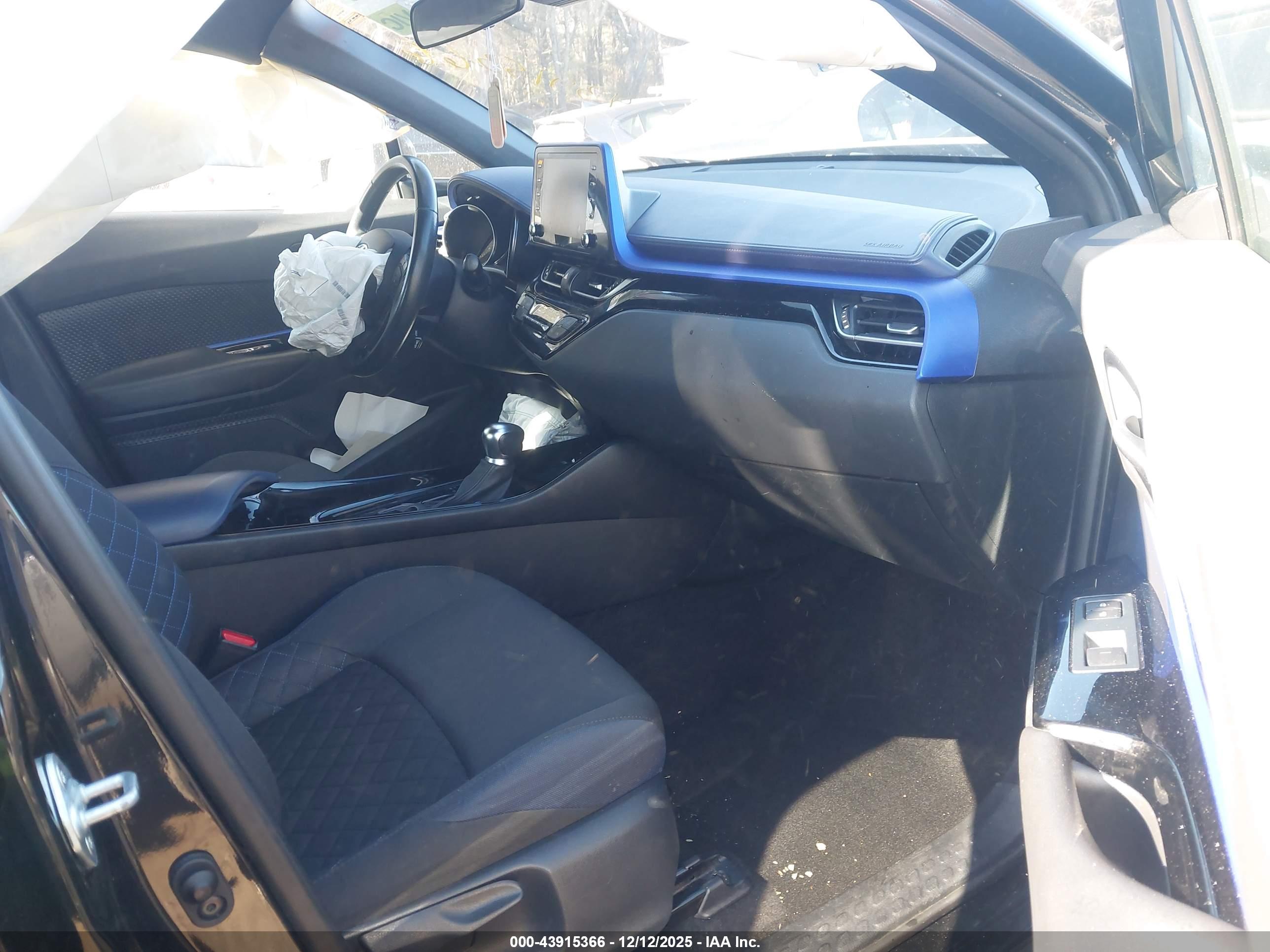TOYOTA C-HR image 5