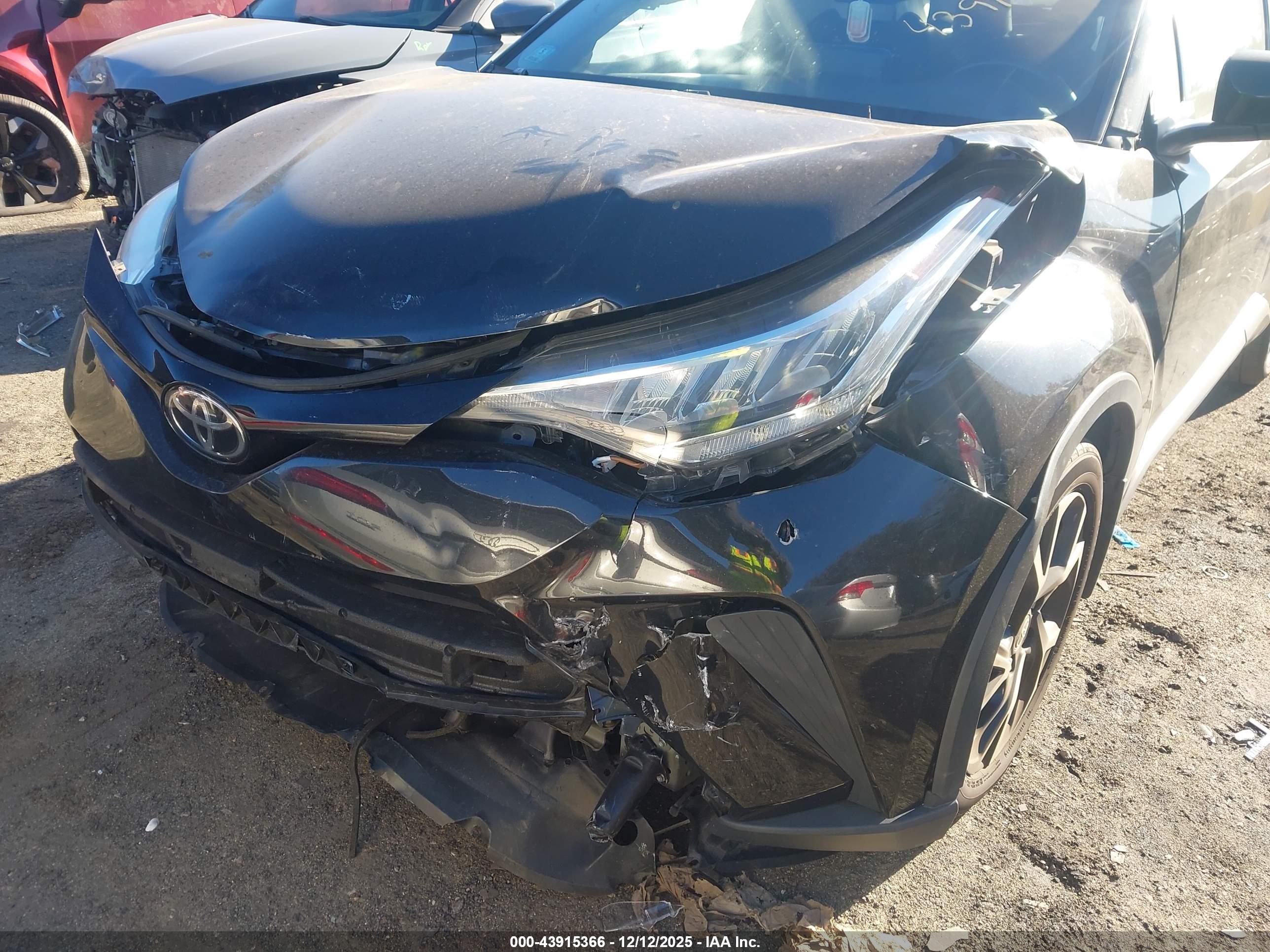 TOYOTA C-HR image 6