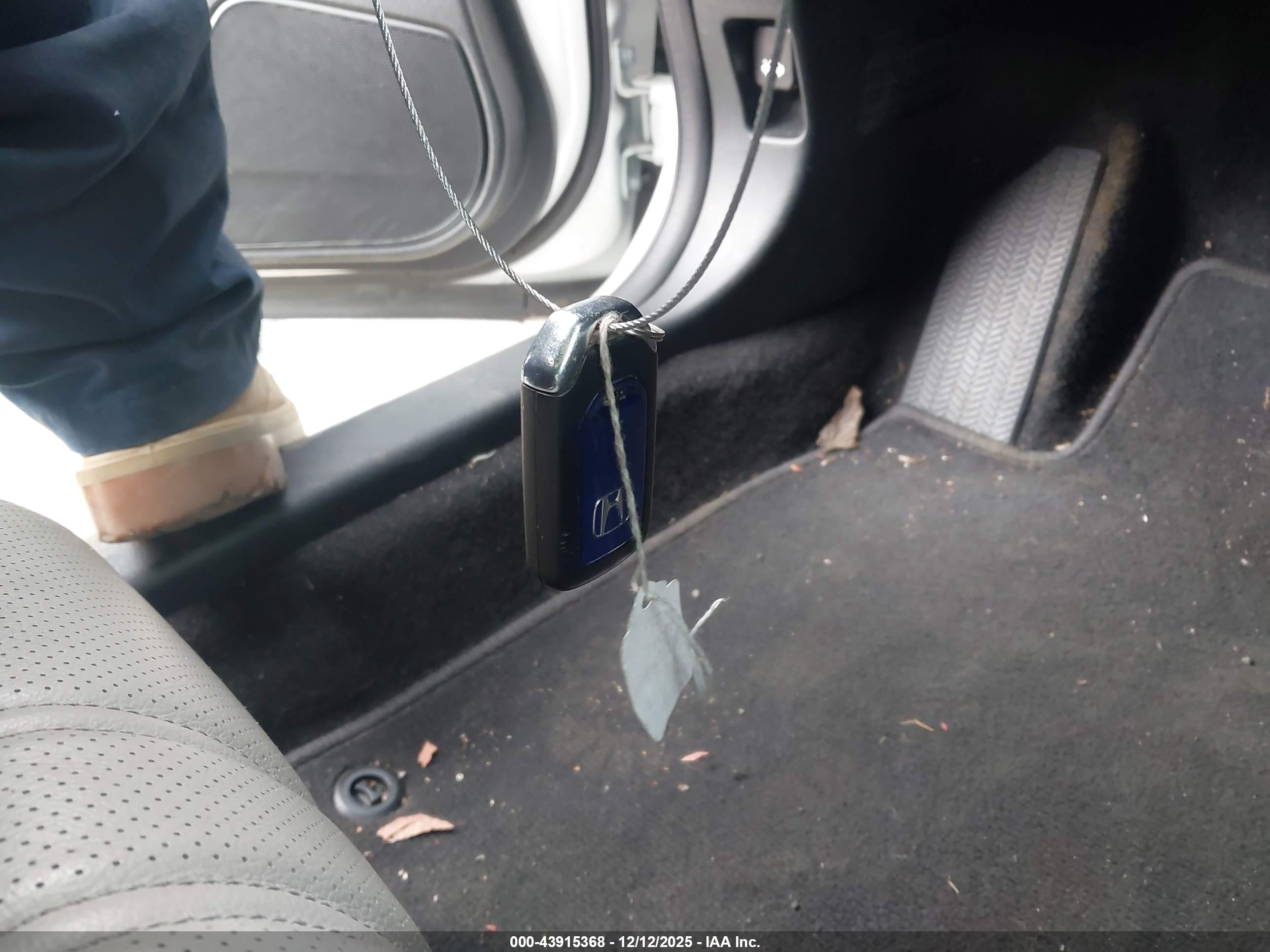 HONDA INSIGHT image 11