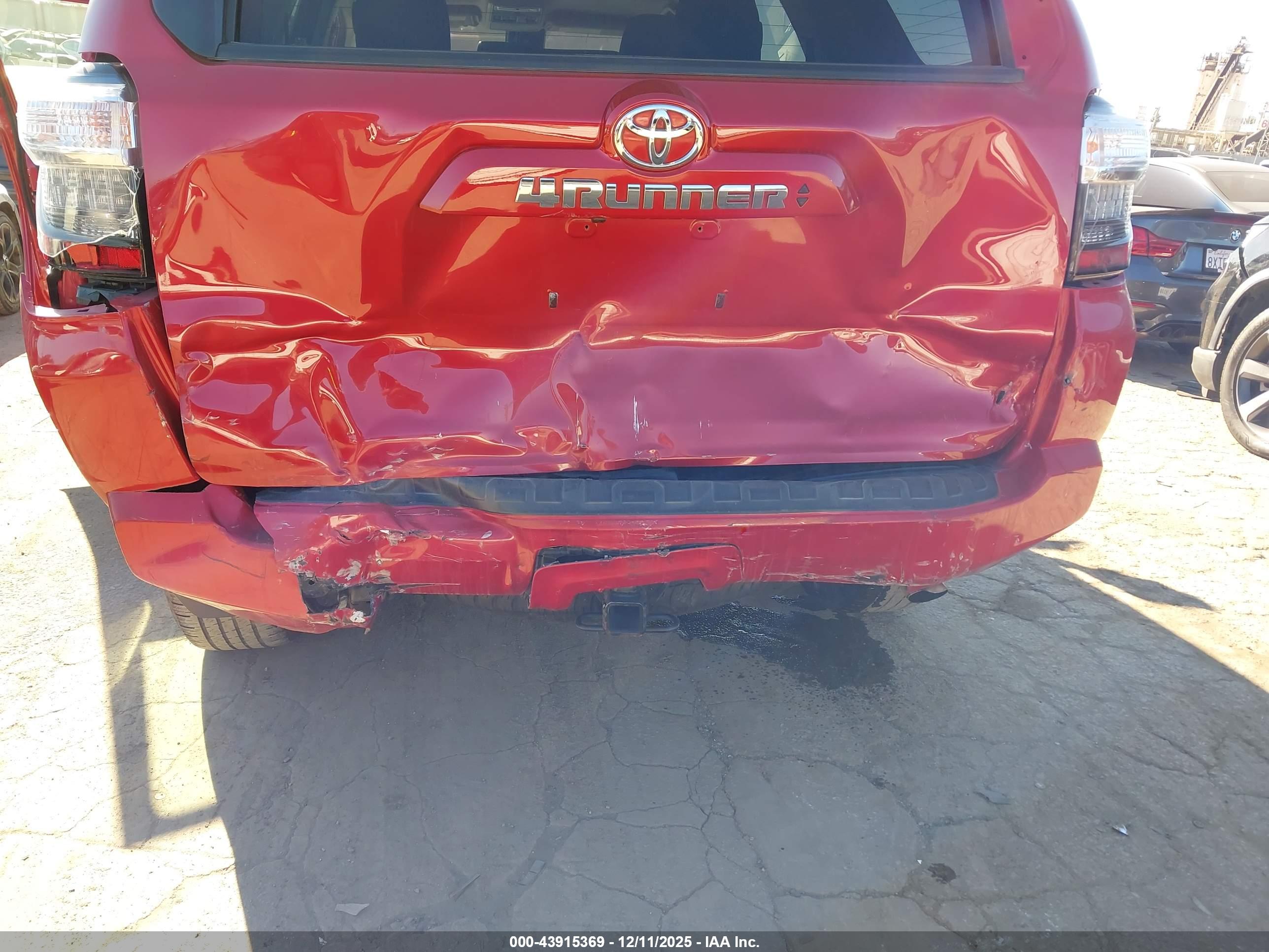 TOYOTA 4RUNNER image 6