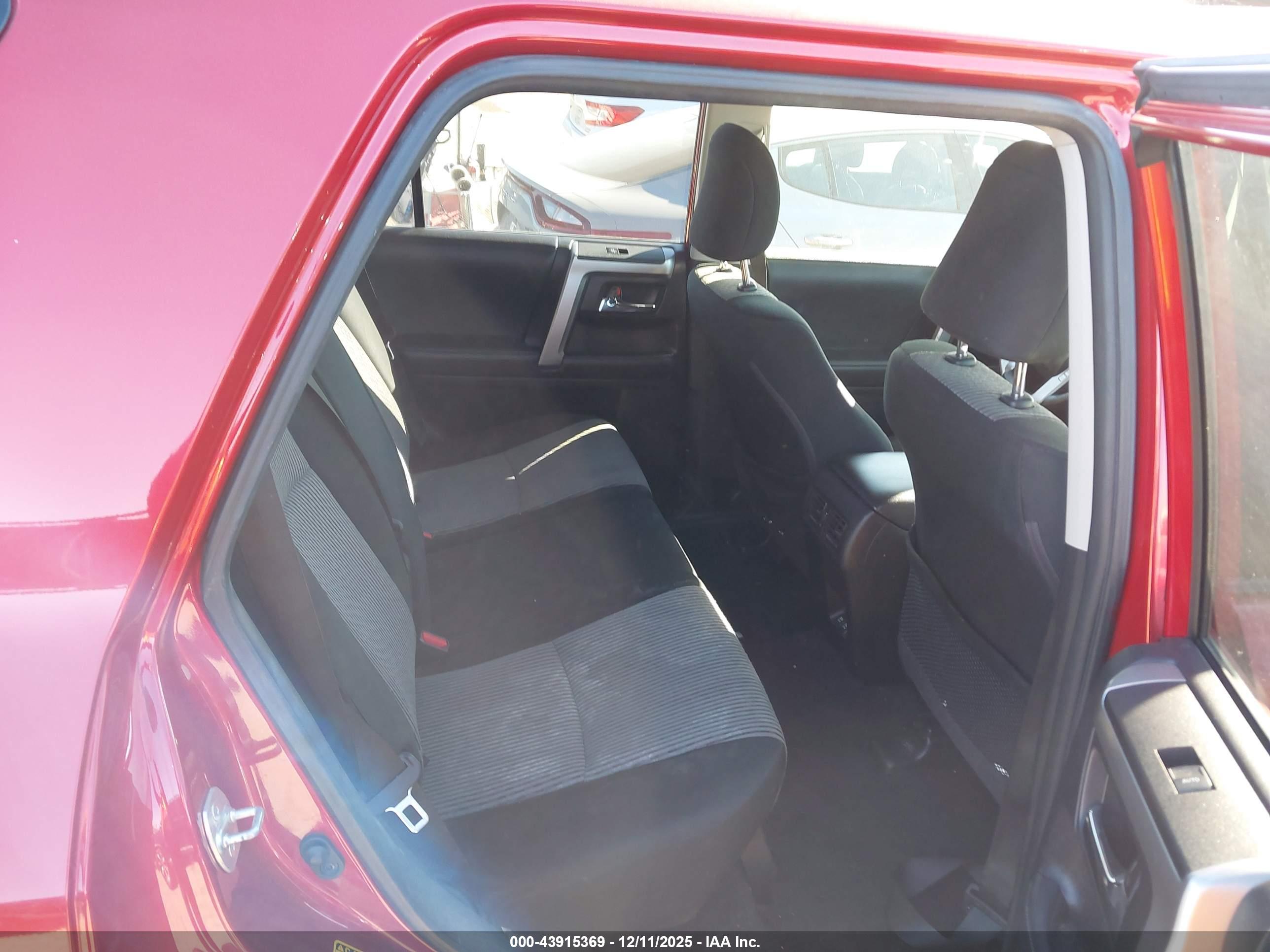 TOYOTA 4RUNNER image 8